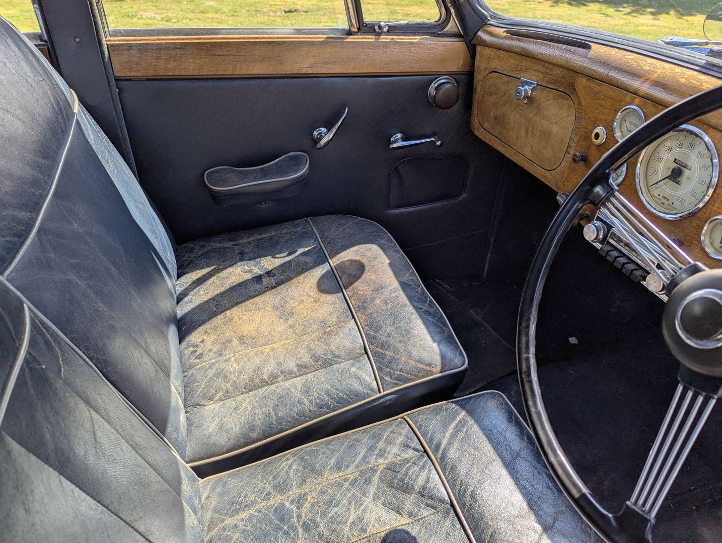 <p>1954 DAIMLER CONQUEST</p>
