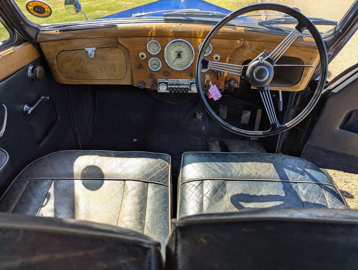 <p>1954 DAIMLER CONQUEST</p>