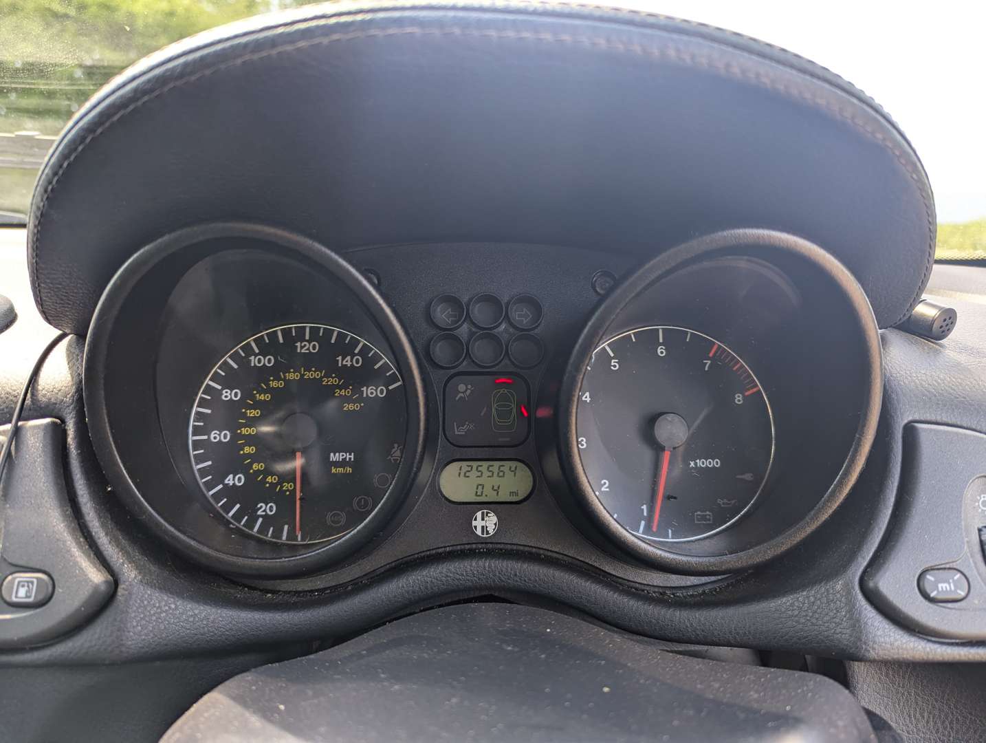 <p>2002 ALFA ROMEO GTV CUP</p>