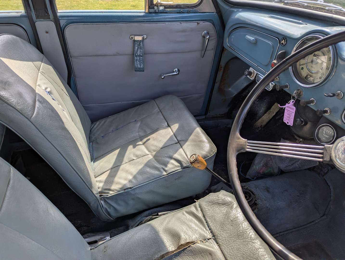<p>1959 MORRIS MINOR</p>