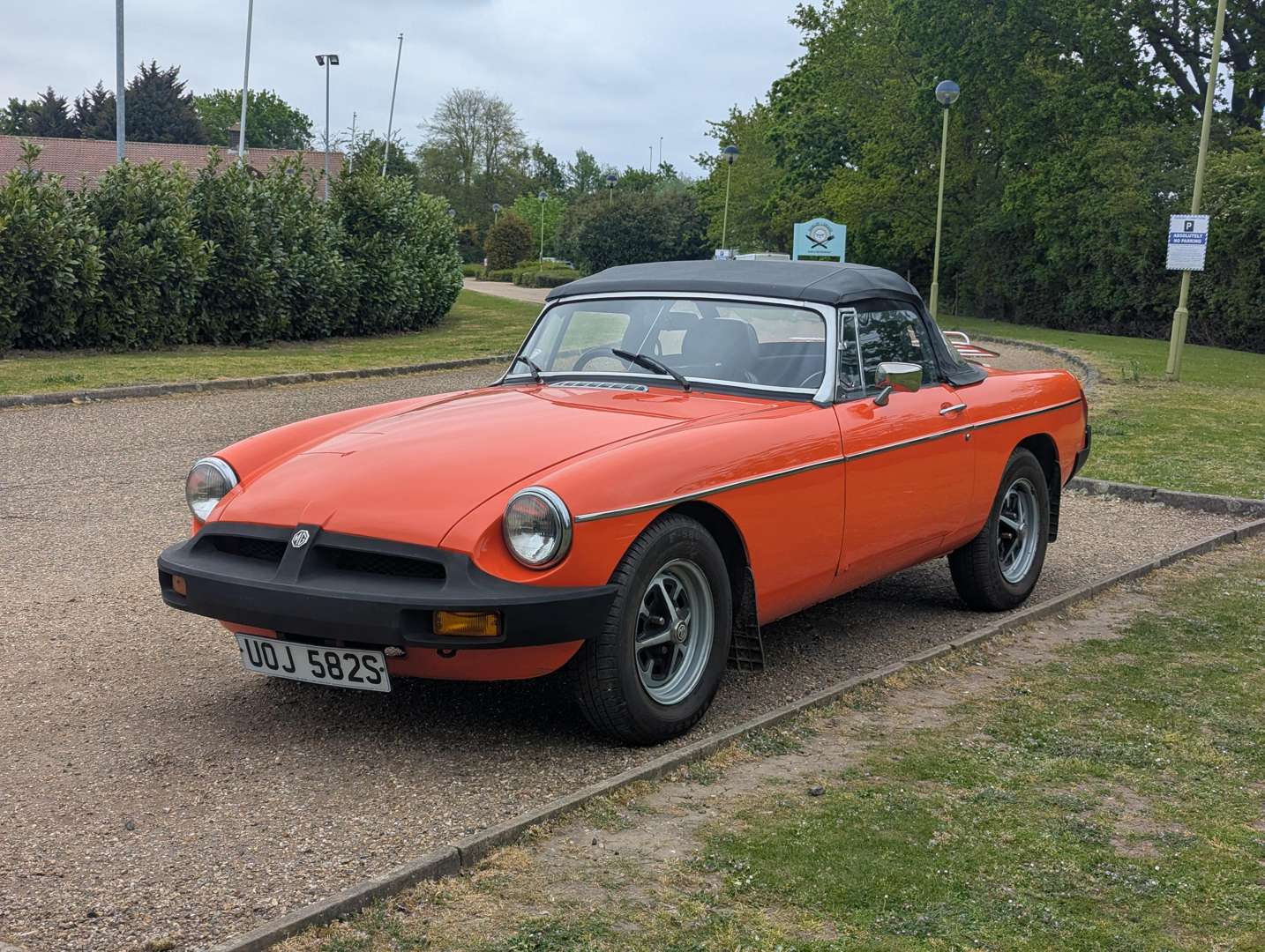 <p>1978 MG B ROADSTER</p>