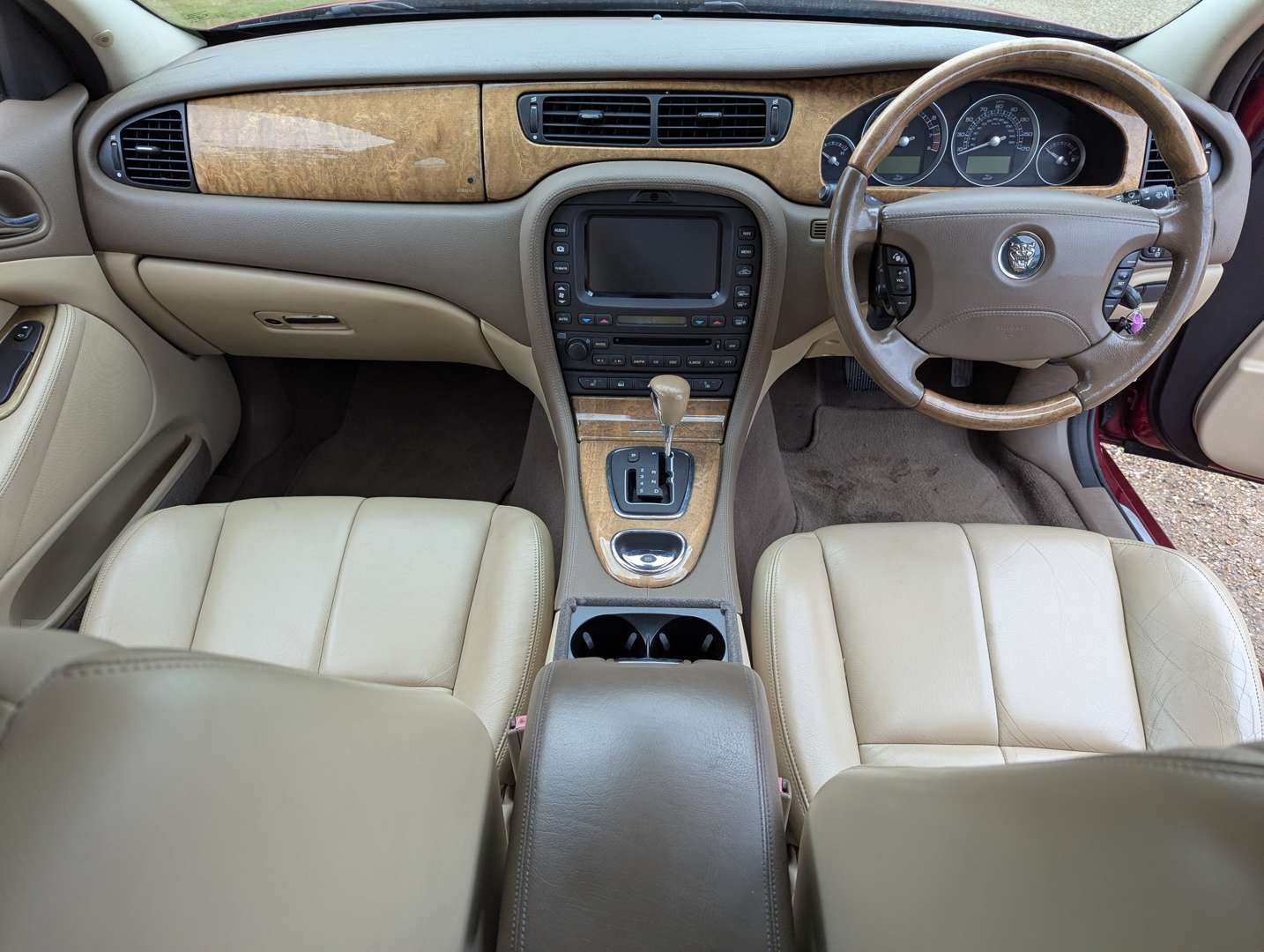 <p>2004 JAGUAR S-TYPE 3.0 V6 SE AUTO</p>