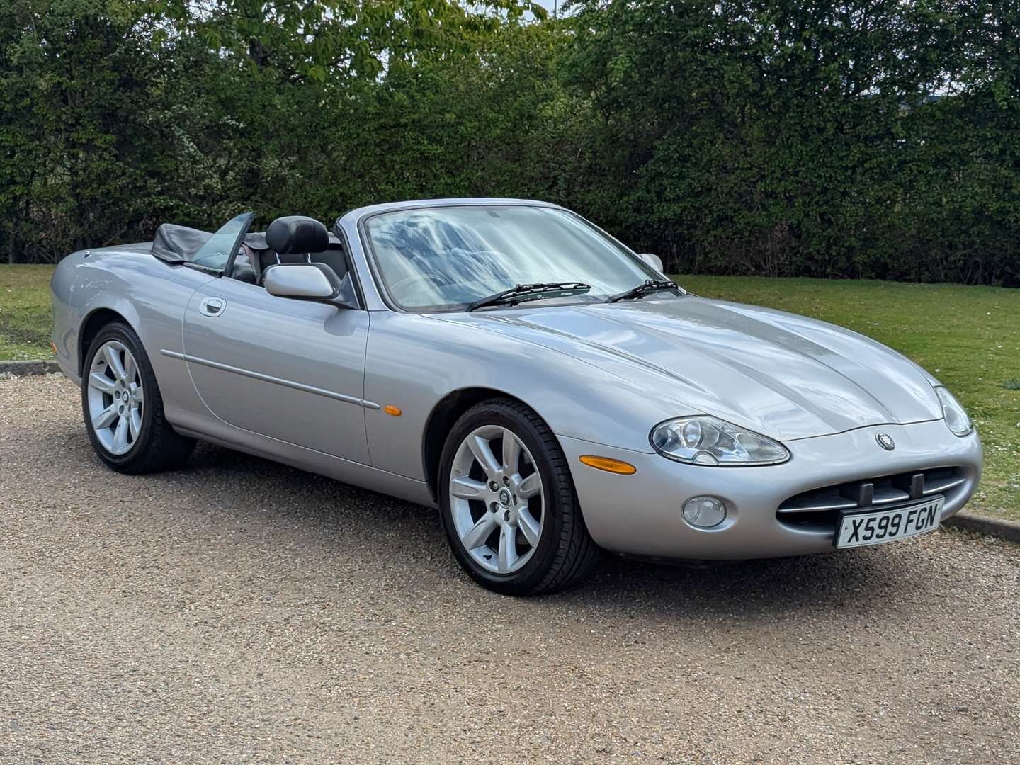 <p>2001 JAGUAR XK8 CONVERTIBLE AUTO</p>