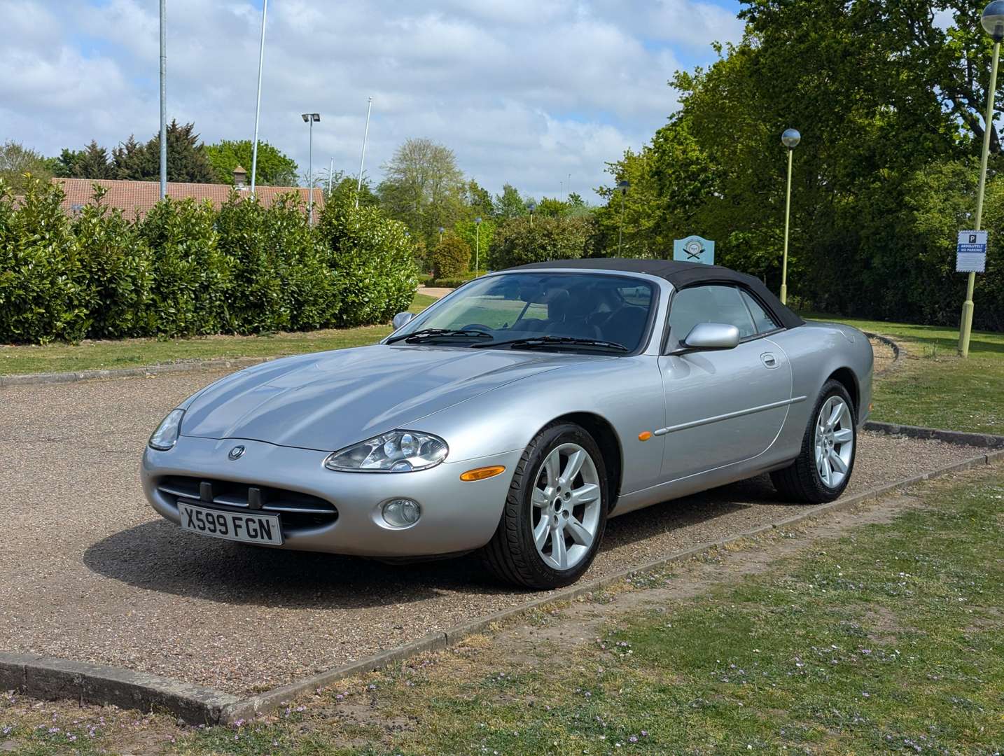 <p>2001 JAGUAR XK8 CONVERTIBLE AUTO</p>