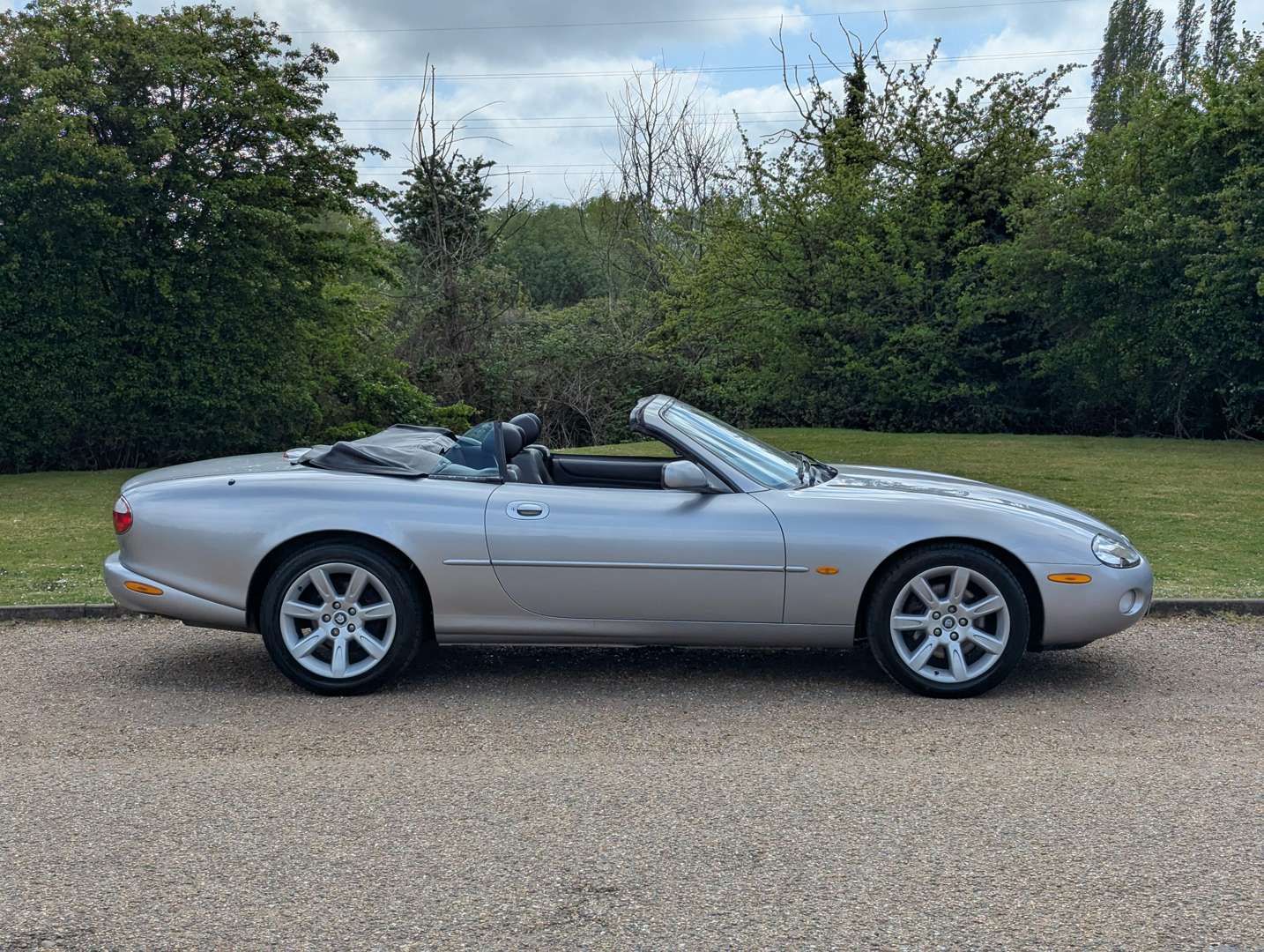 <p>2001 JAGUAR XK8 CONVERTIBLE AUTO</p>