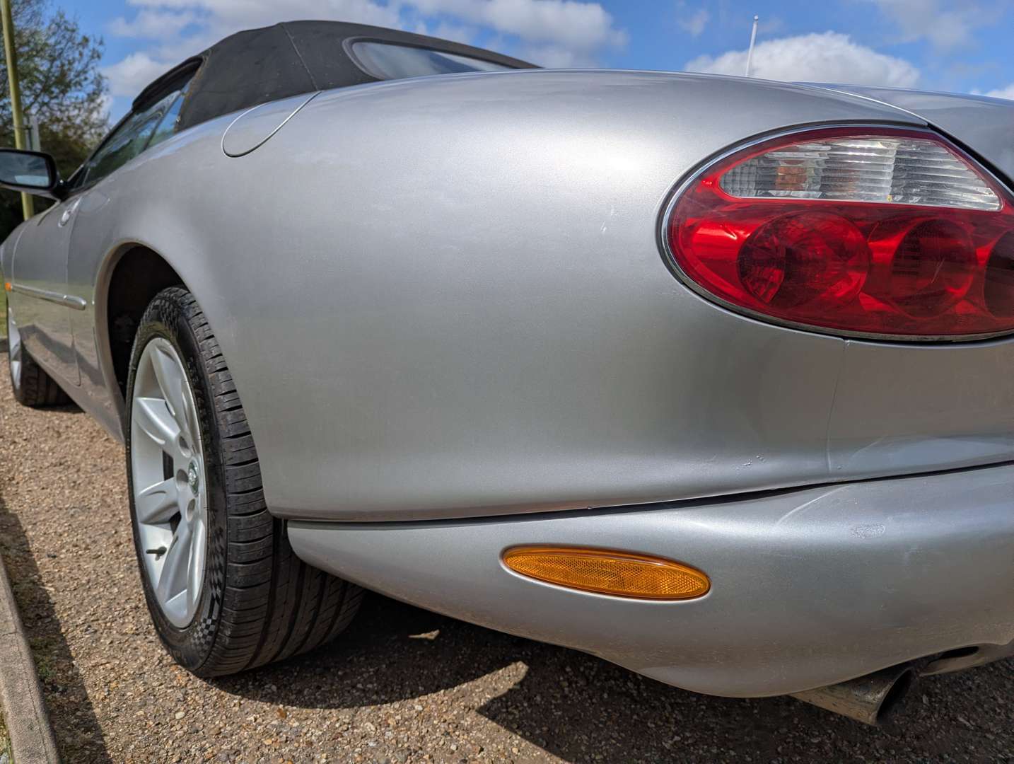 <p>2001 JAGUAR XK8 CONVERTIBLE AUTO</p>