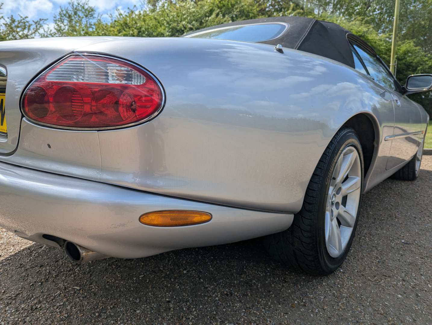 <p>2001 JAGUAR XK8 CONVERTIBLE AUTO</p>