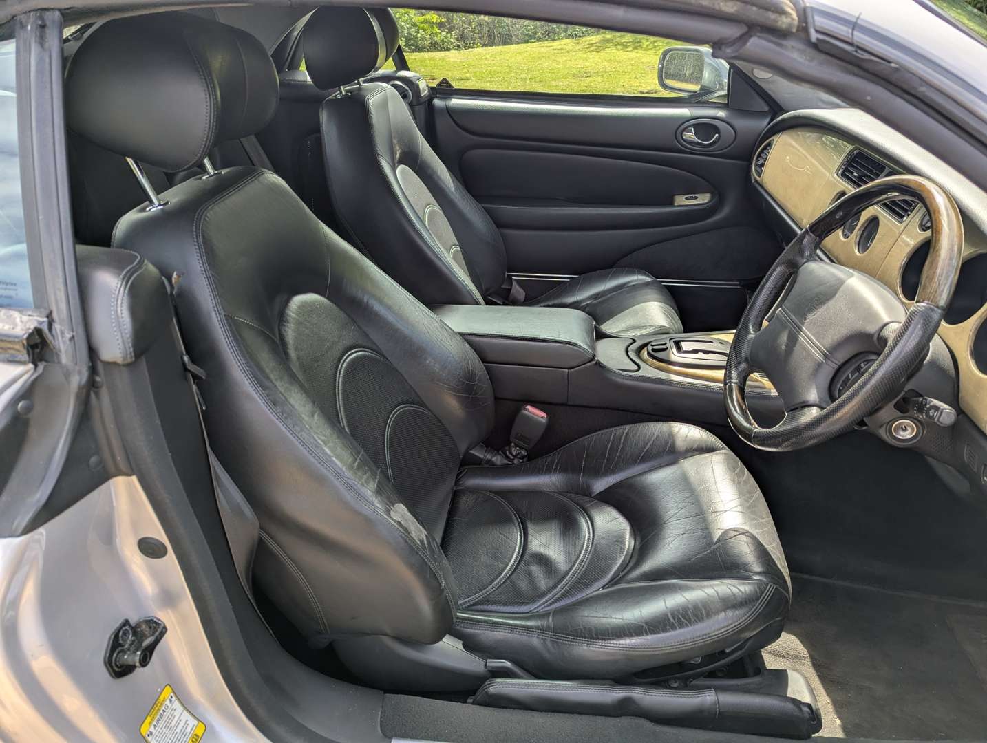 <p>2001 JAGUAR XK8 CONVERTIBLE AUTO</p>