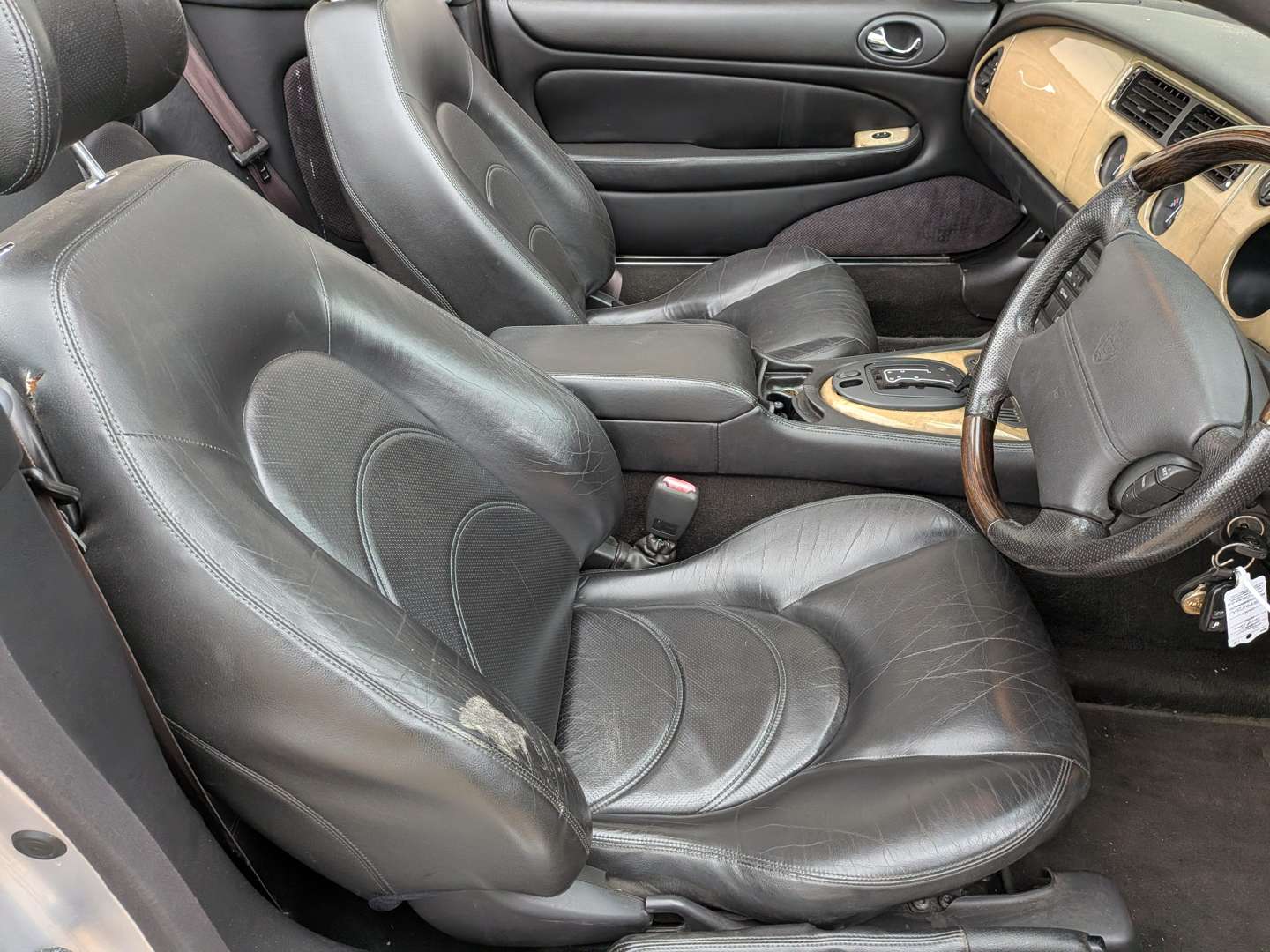 <p>2001 JAGUAR XK8 CONVERTIBLE AUTO</p>