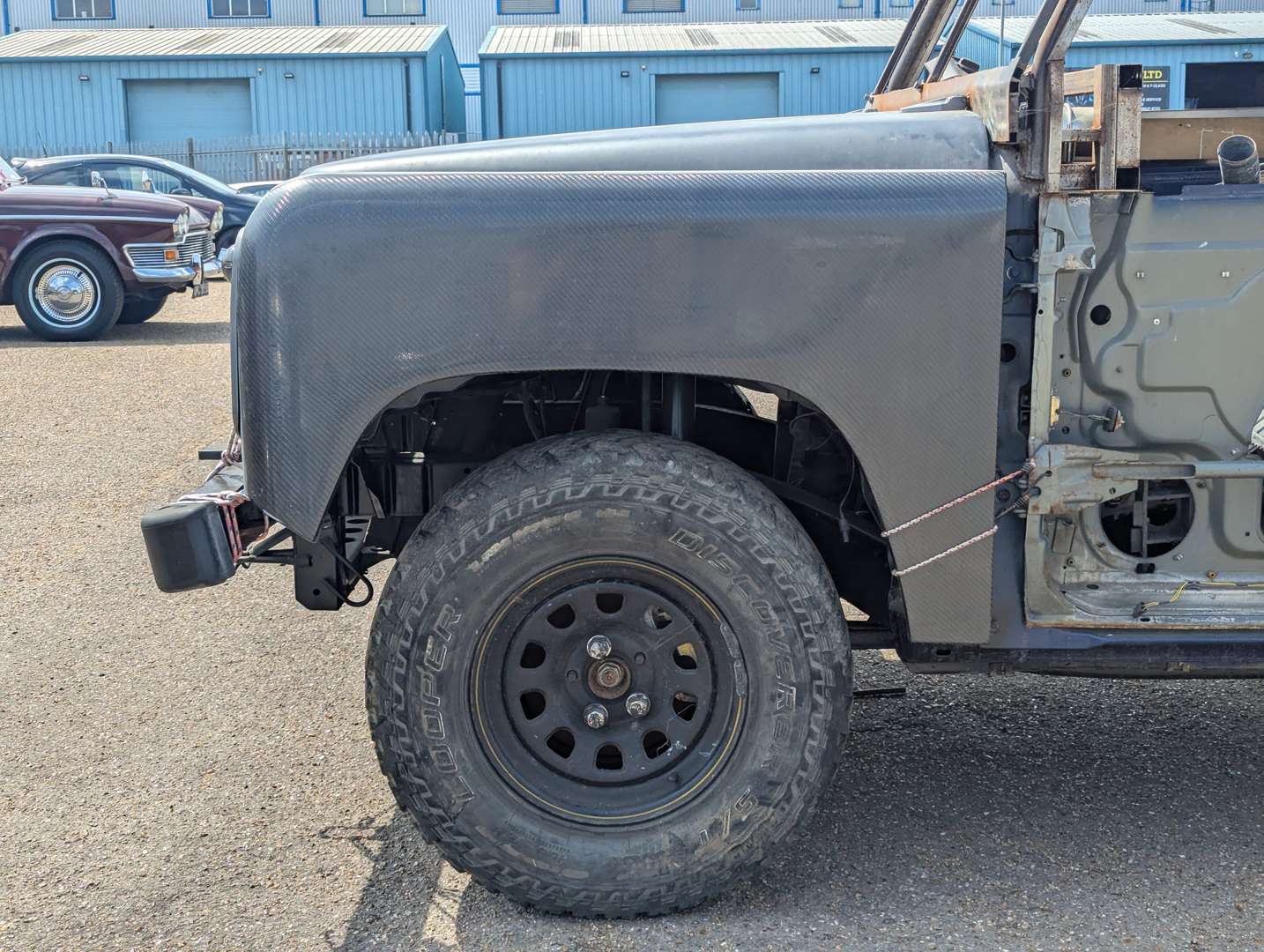 <p>1995 LAND ROVER STYLE ELECTRIC VEHICLE PROJECT</p>