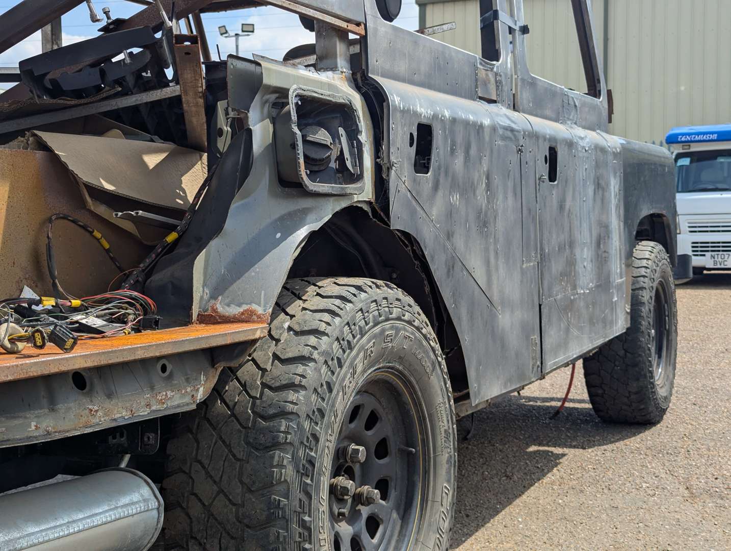 <p>1995 LAND ROVER STYLE ELECTRIC VEHICLE PROJECT</p>