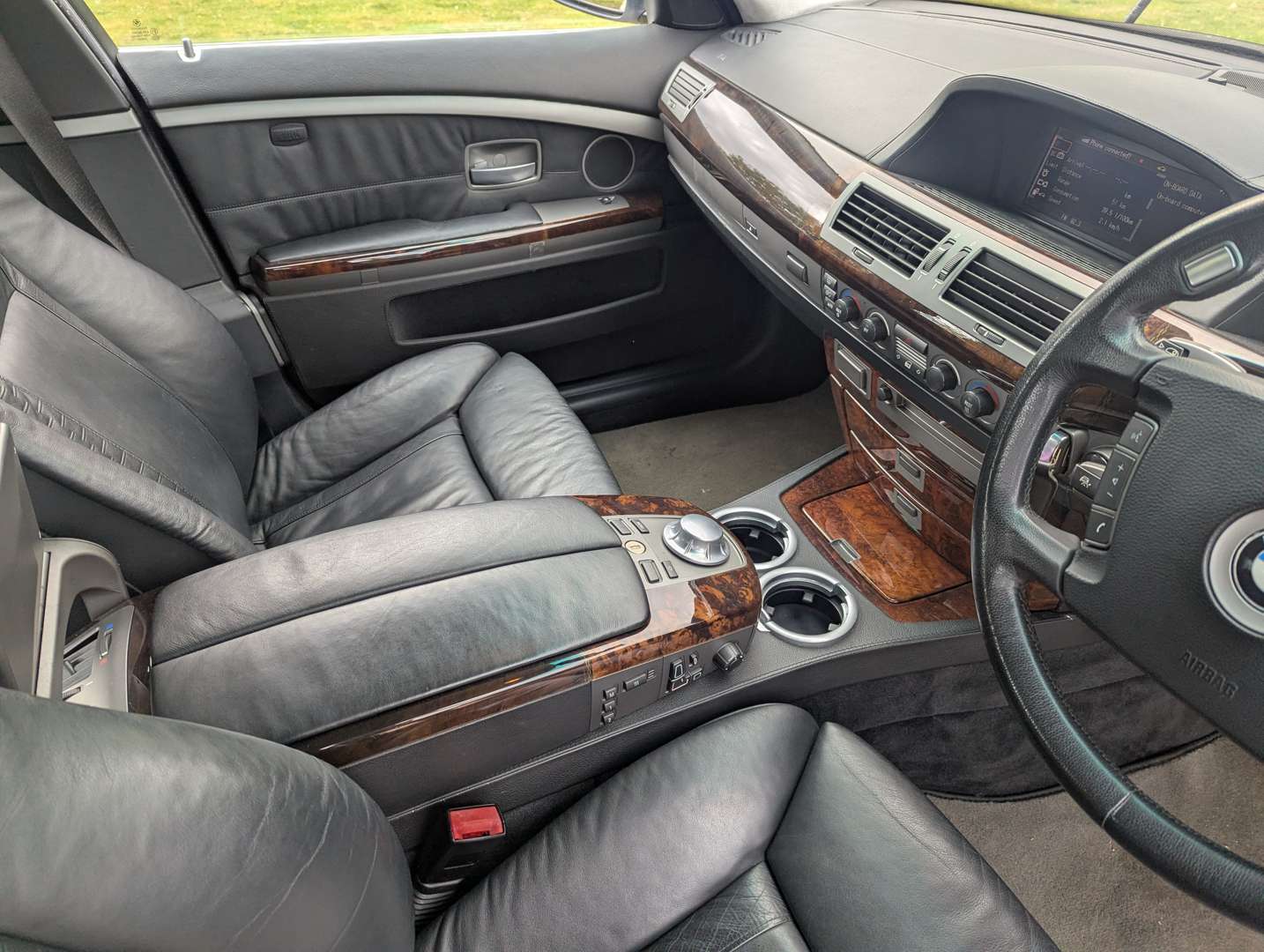 <p>2005 BMW 760I E66 LWB</p>