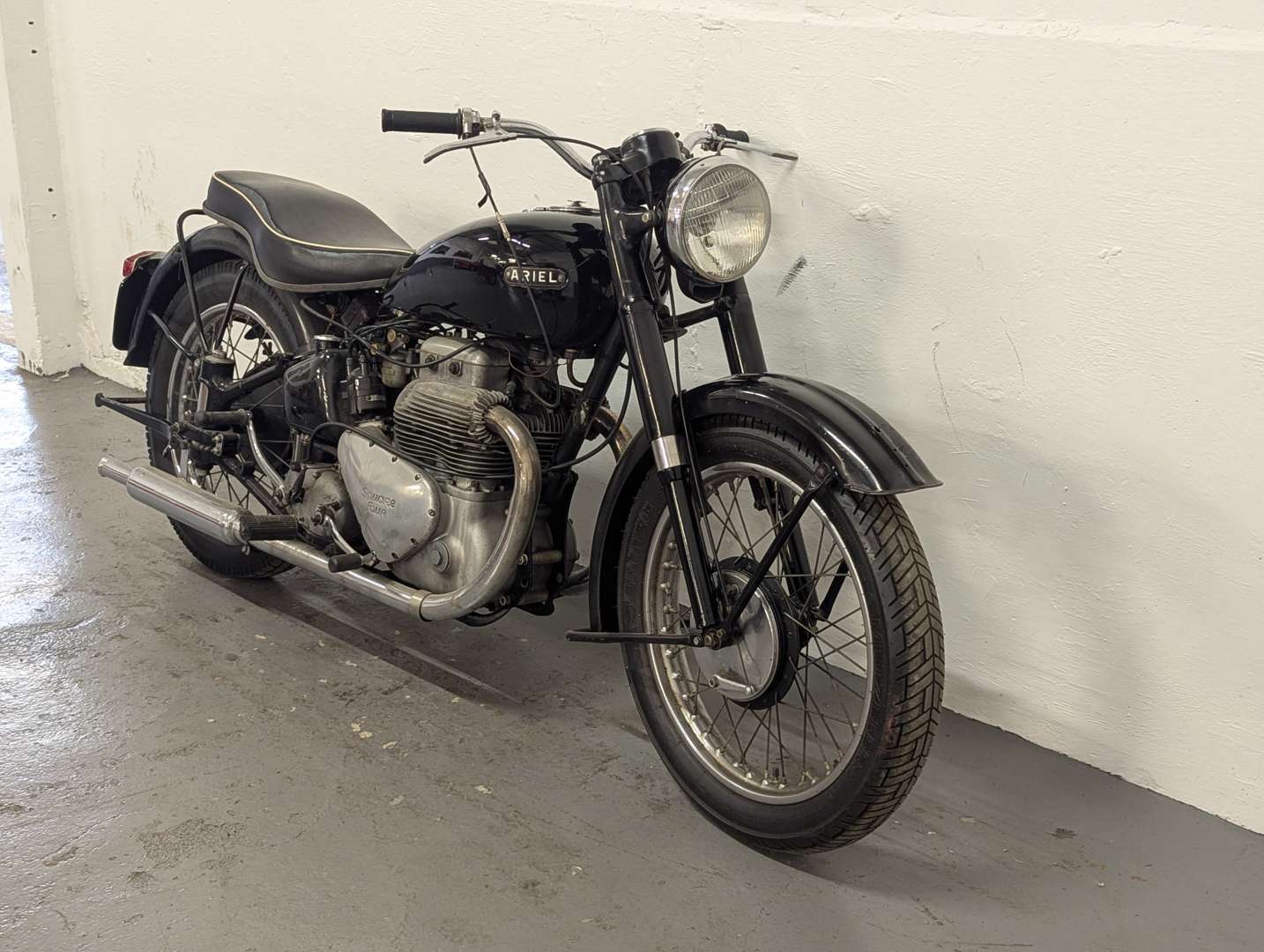 <p>1947 ARIEL SQUARE FOUR</p>