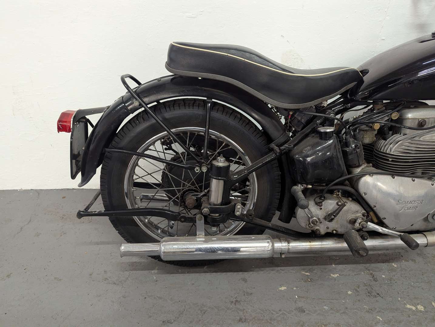 <p>1947 ARIEL SQUARE FOUR</p>