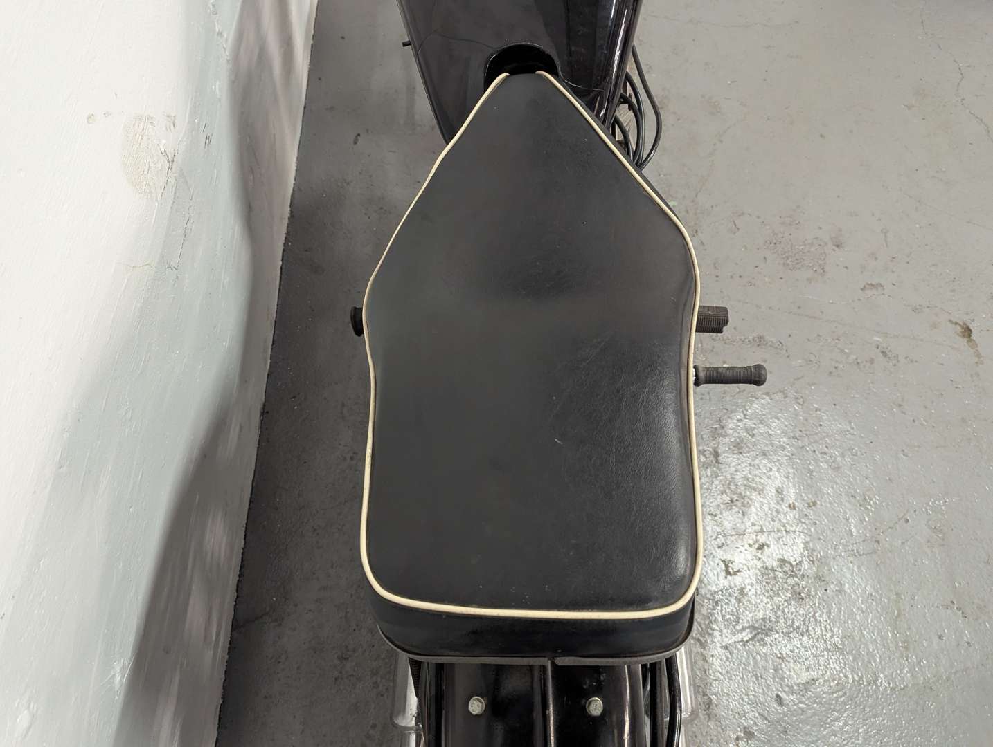 <p>1947 ARIEL SQUARE FOUR</p>