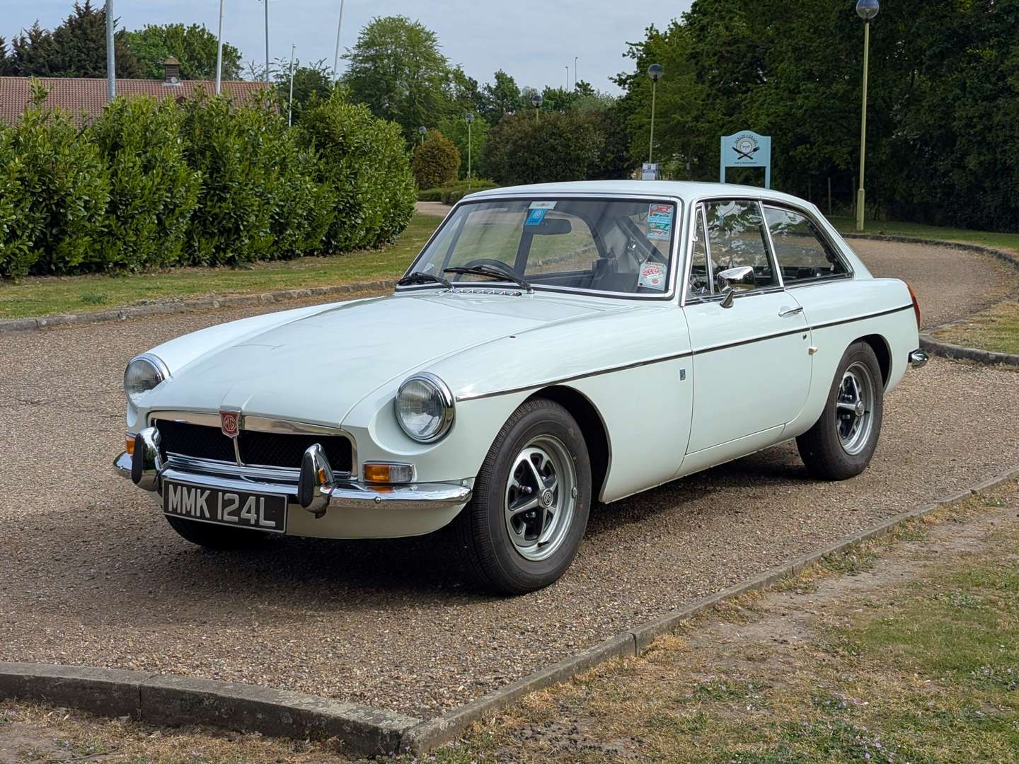 <p>1972 MG B GT</p>