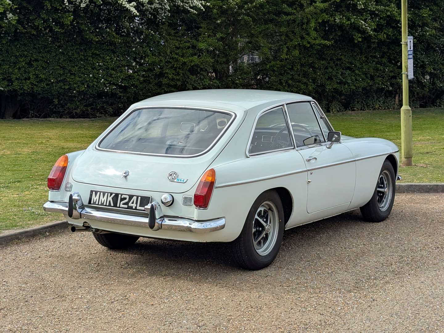 <p>1972 MG B GT</p>