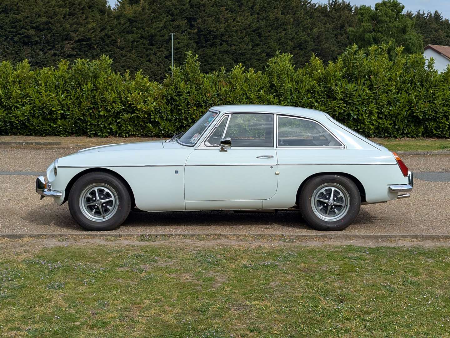<p>1972 MG B GT</p>