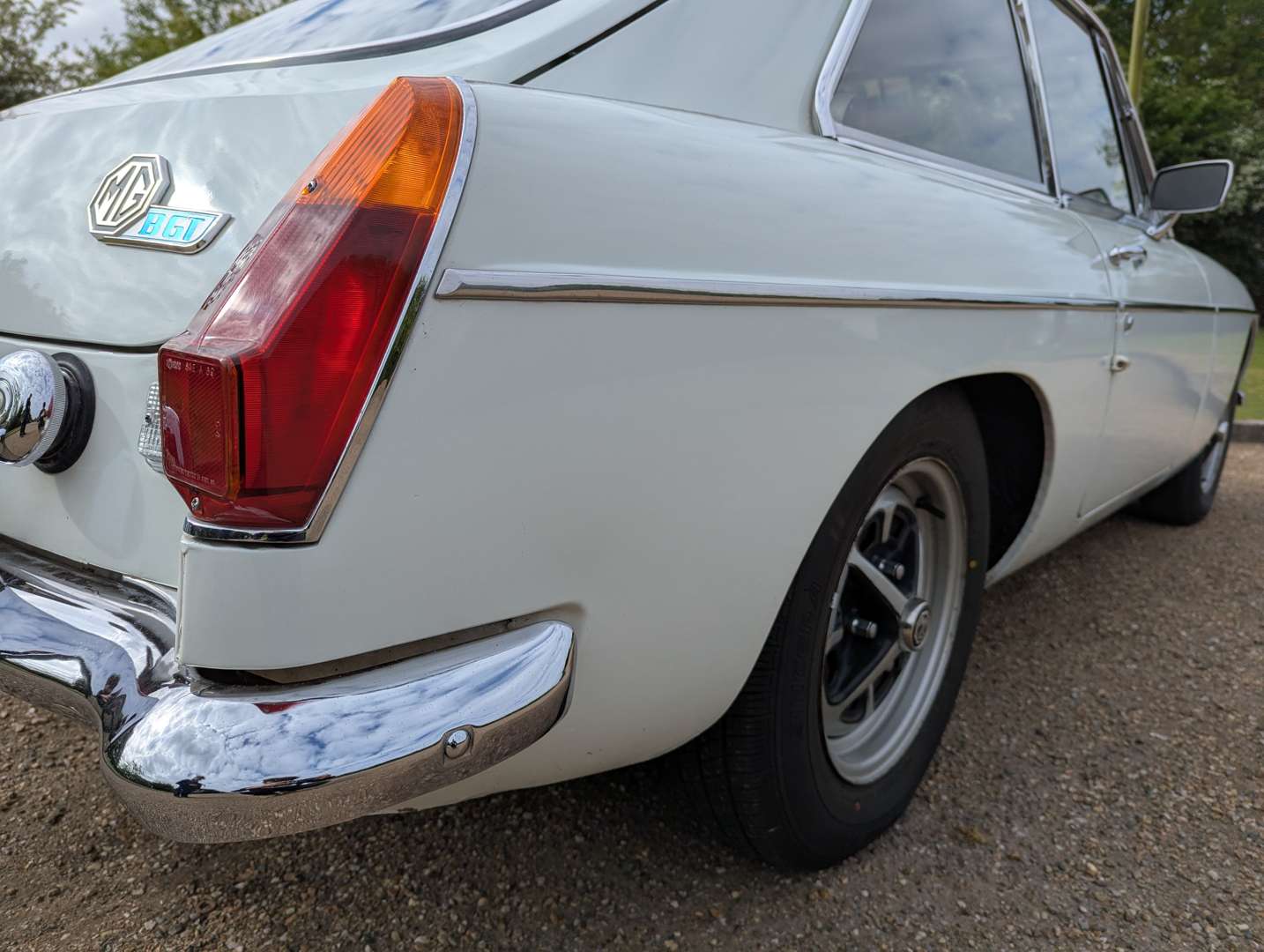 <p>1972 MG B GT</p>