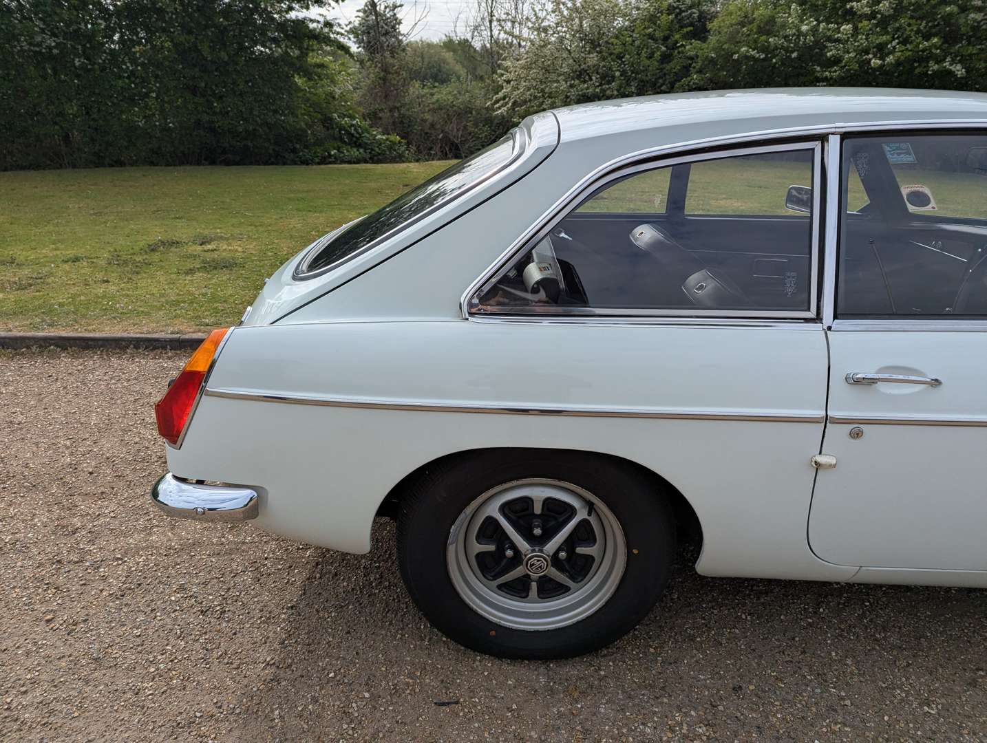 <p>1972 MG B GT</p>