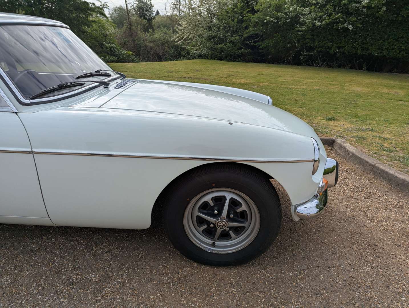 <p>1972 MG B GT</p>