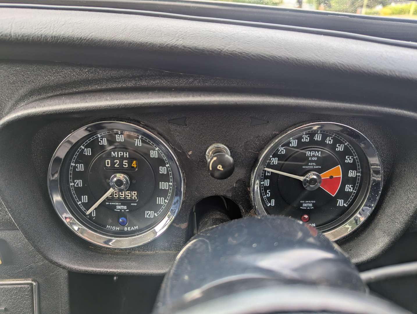 <p>1972 MG B GT</p>