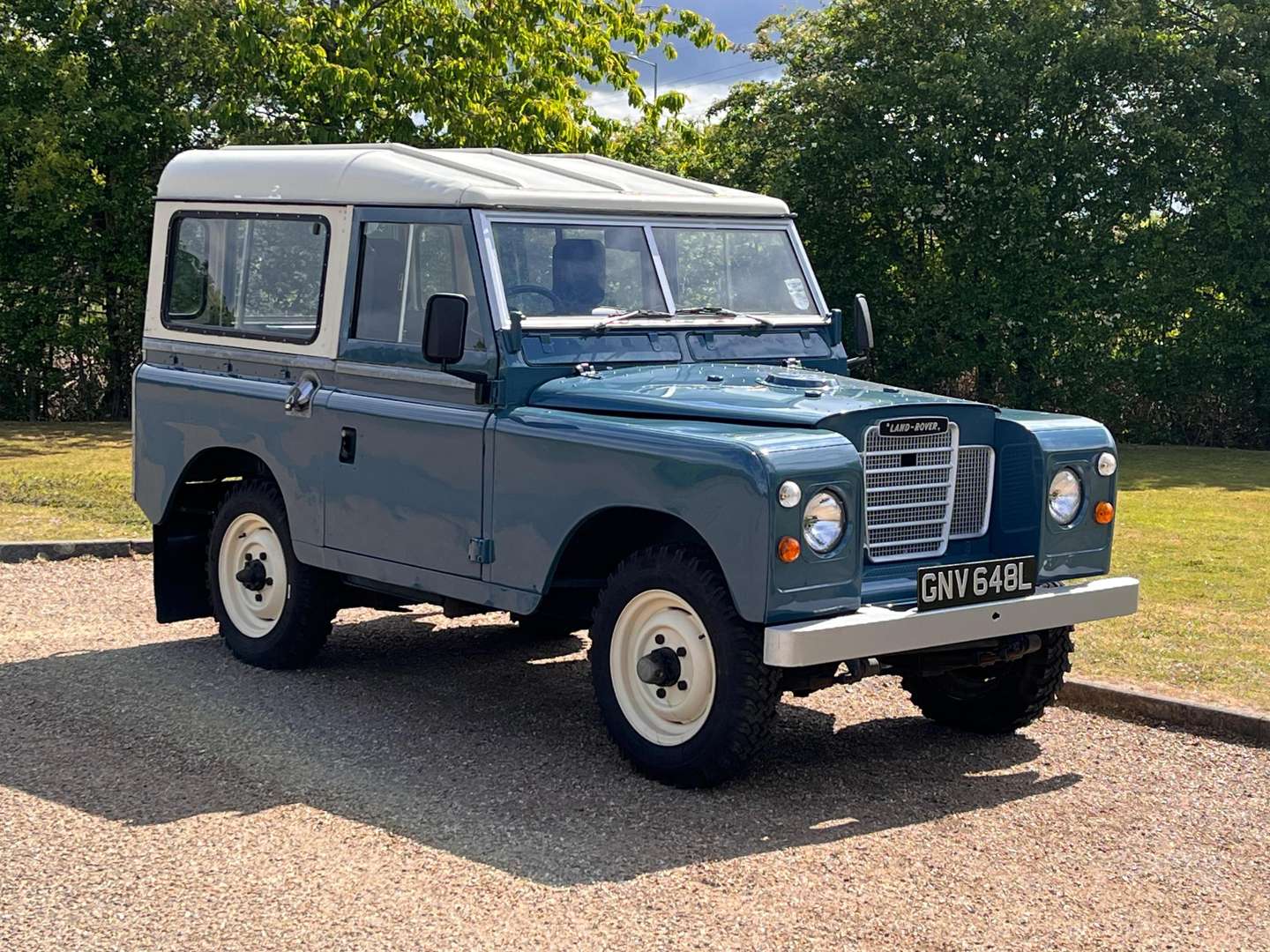 <p>1972 LAND ROVER 88" SERIES III&nbsp;</p>