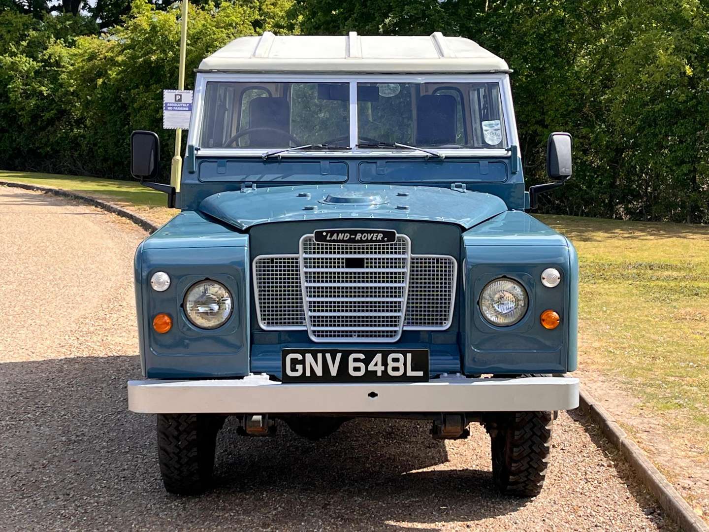 <p>1972 LAND ROVER 88" SERIES III&nbsp;</p>
