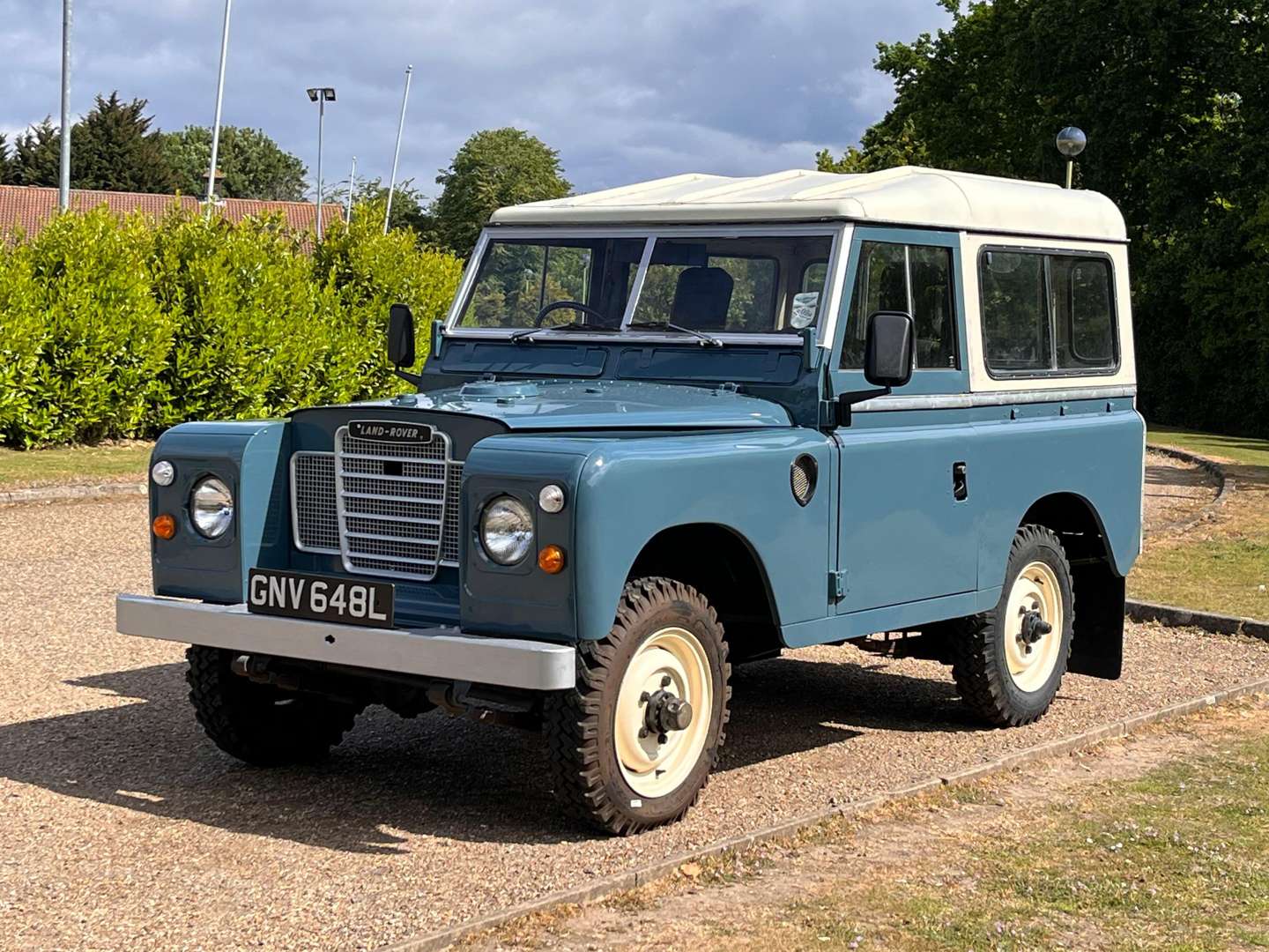 <p>1972 LAND ROVER 88" SERIES III&nbsp;</p>