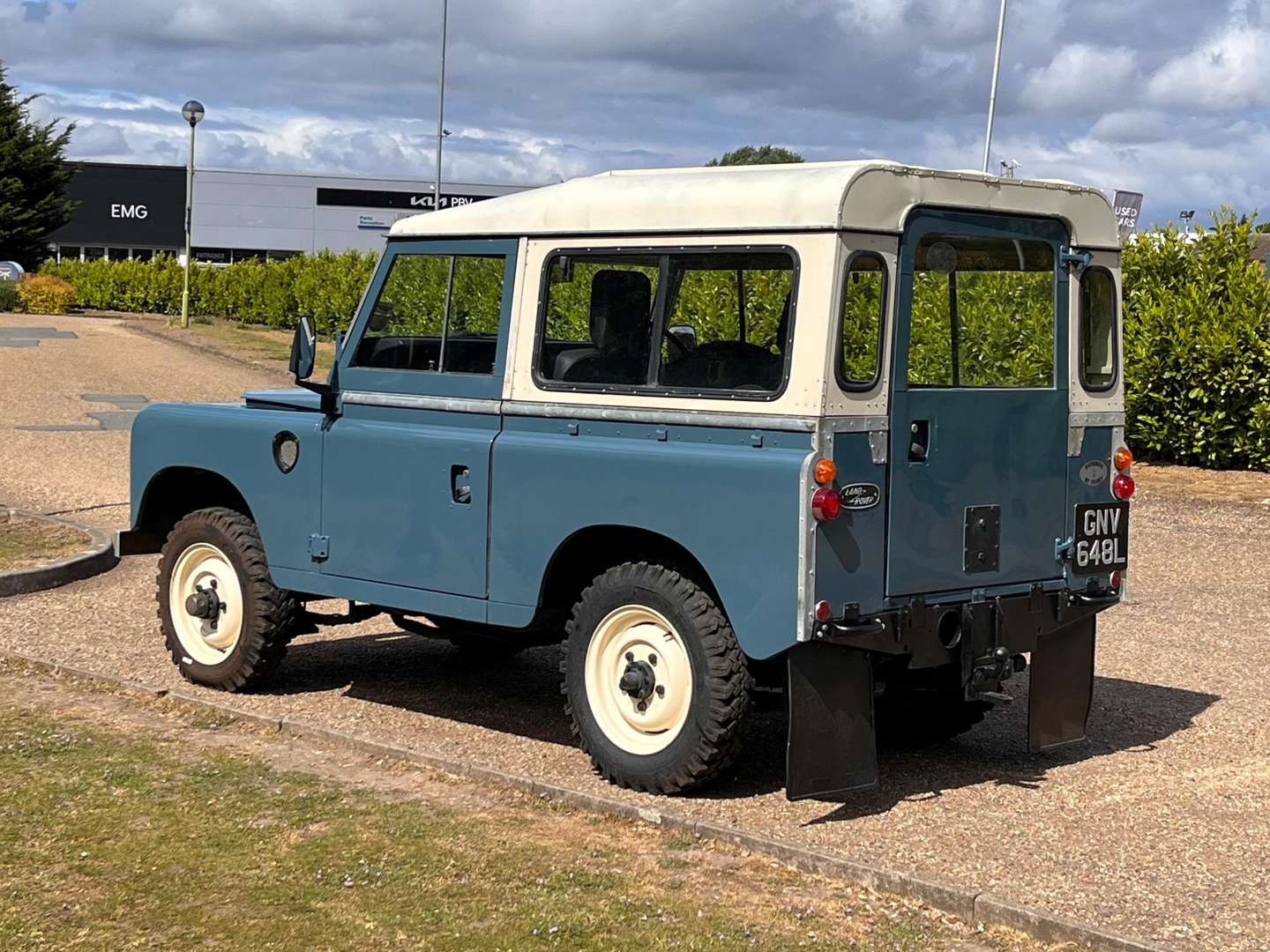 <p>1972 LAND ROVER 88" SERIES III&nbsp;</p>