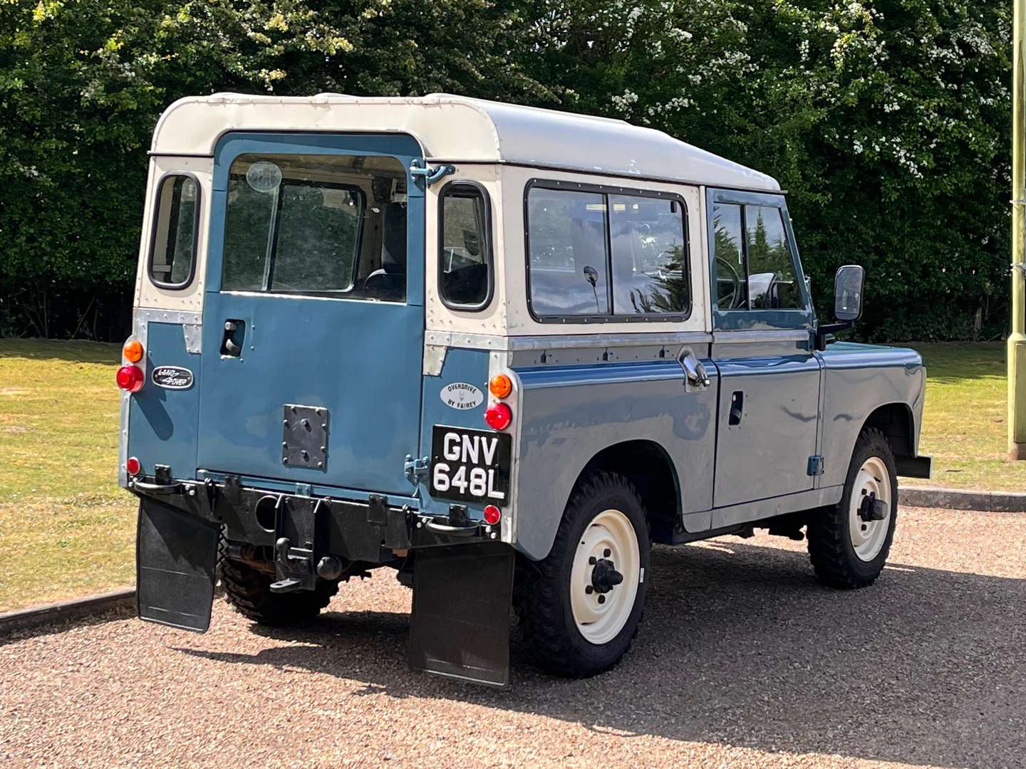 <p>1972 LAND ROVER 88" SERIES III&nbsp;</p>