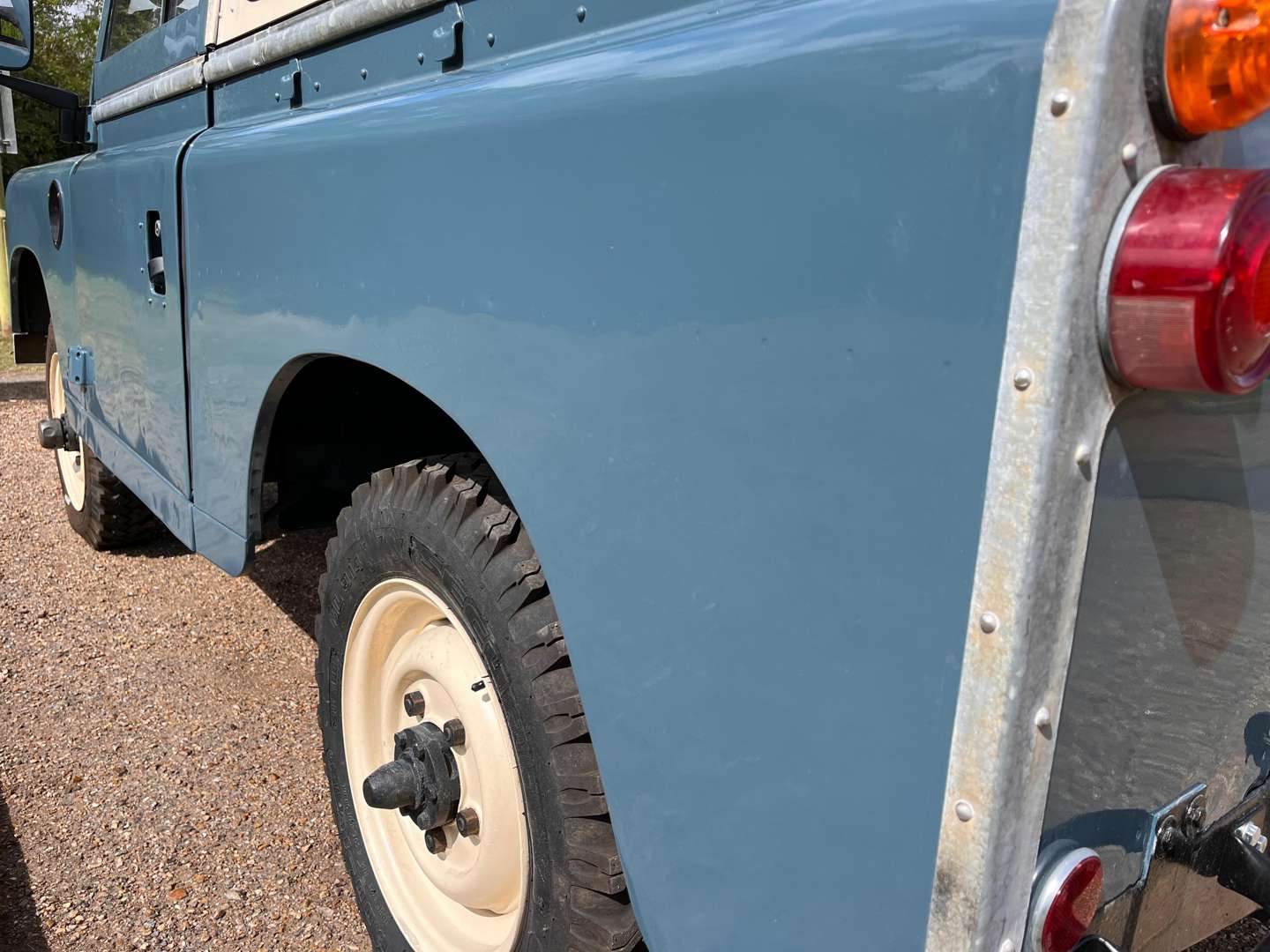 <p>1972 LAND ROVER 88" SERIES III&nbsp;</p>