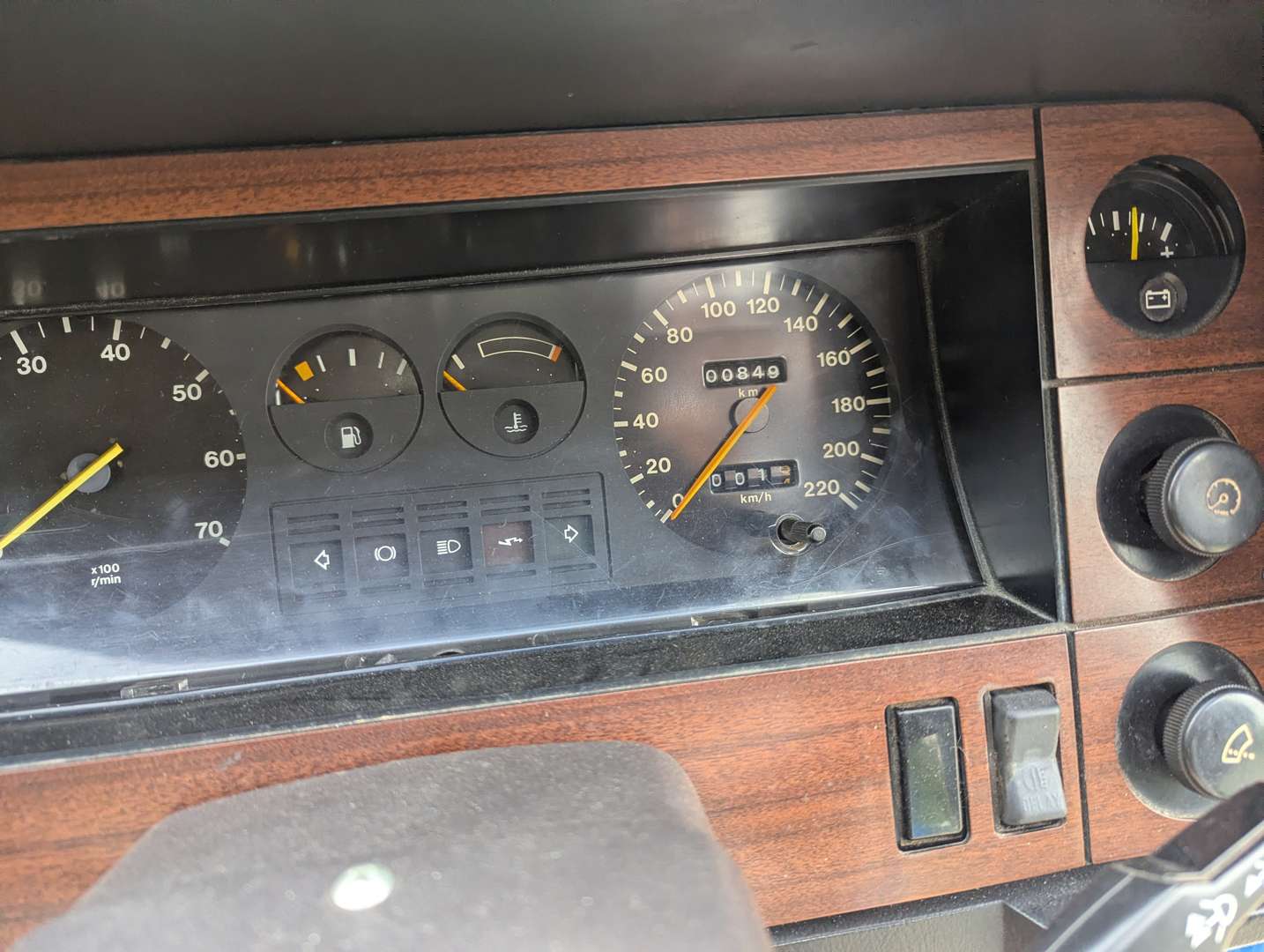 <p>1981 FORD GRANADA</p>