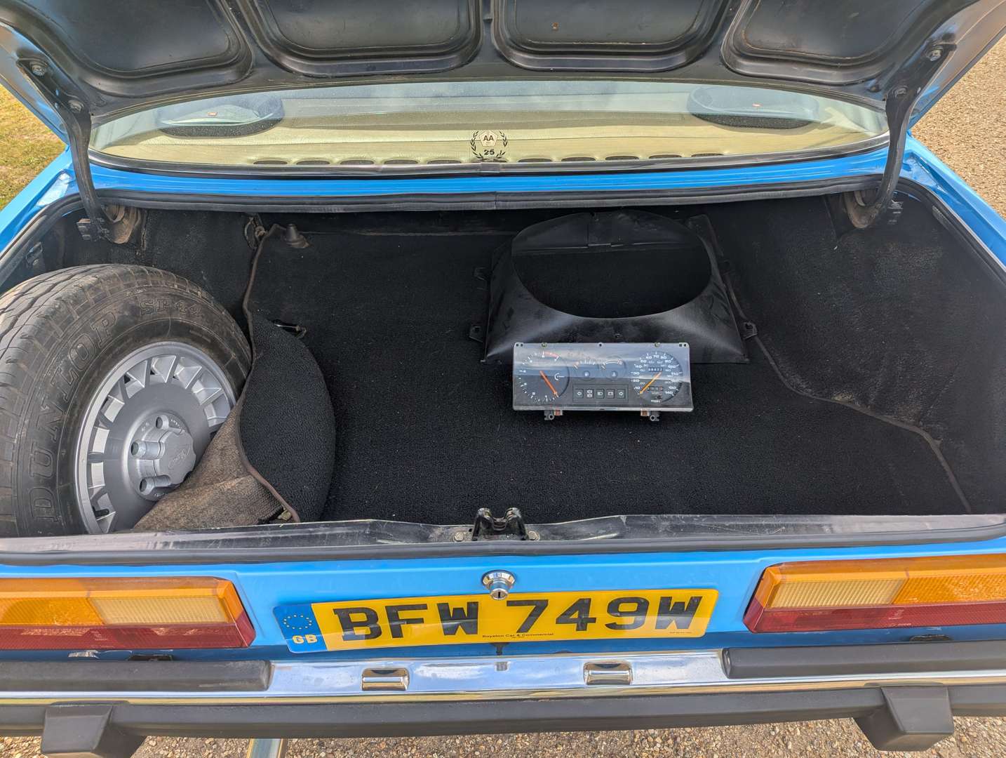 <p>1981 FORD GRANADA</p>