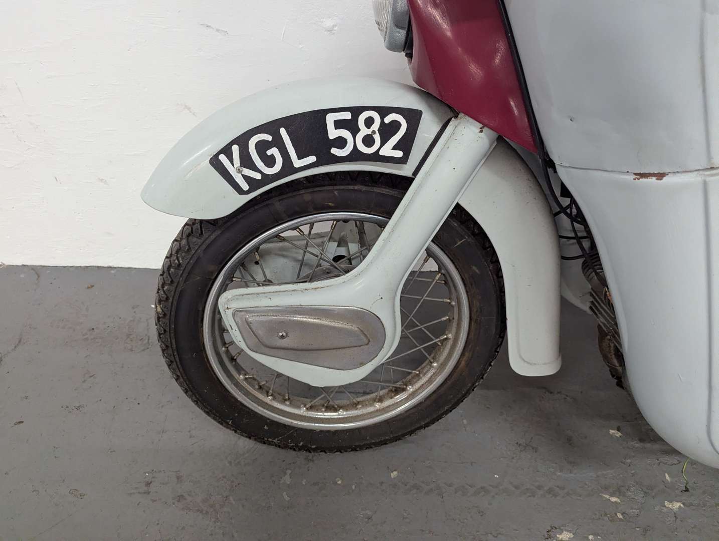 <p>1960 ARIEL LEADER</p>