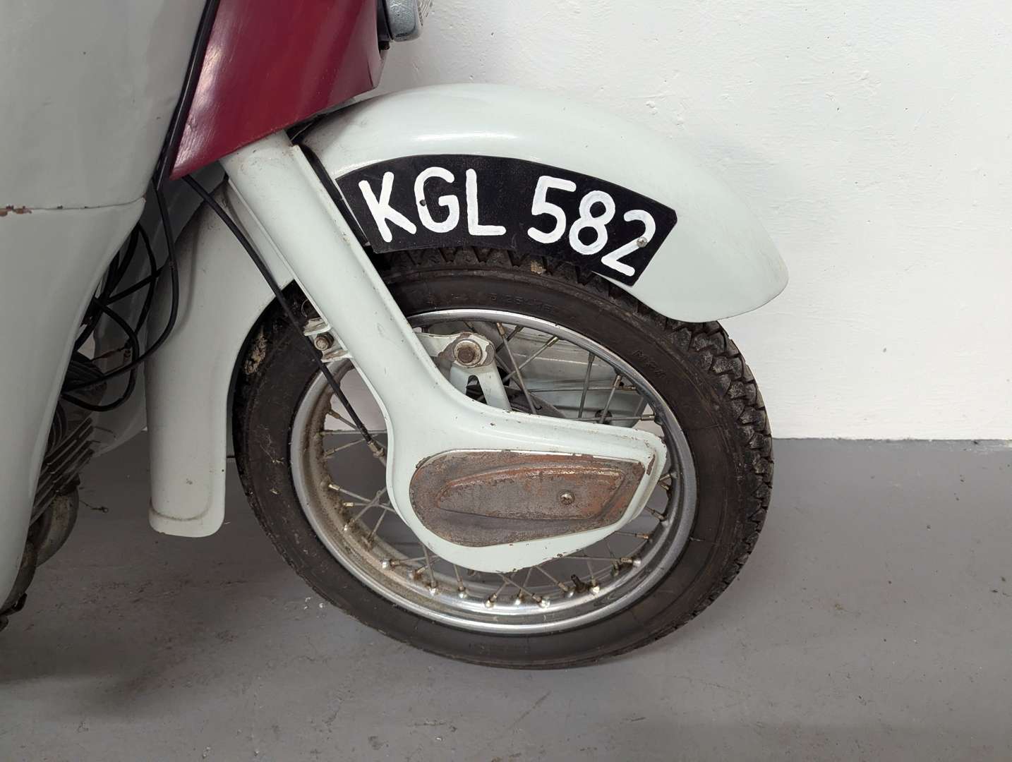 <p>1960 ARIEL LEADER</p>