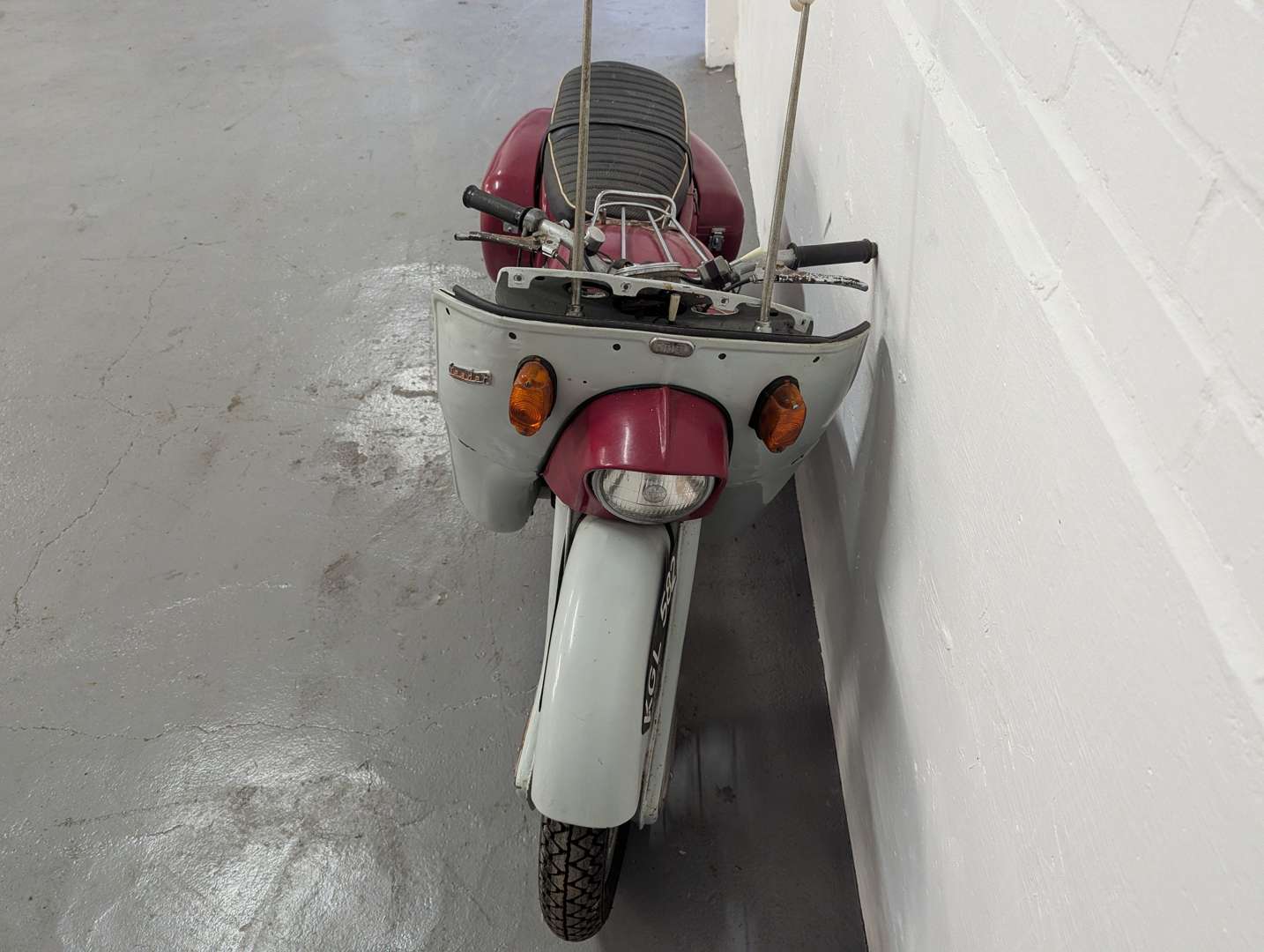 <p>1960 ARIEL LEADER</p>