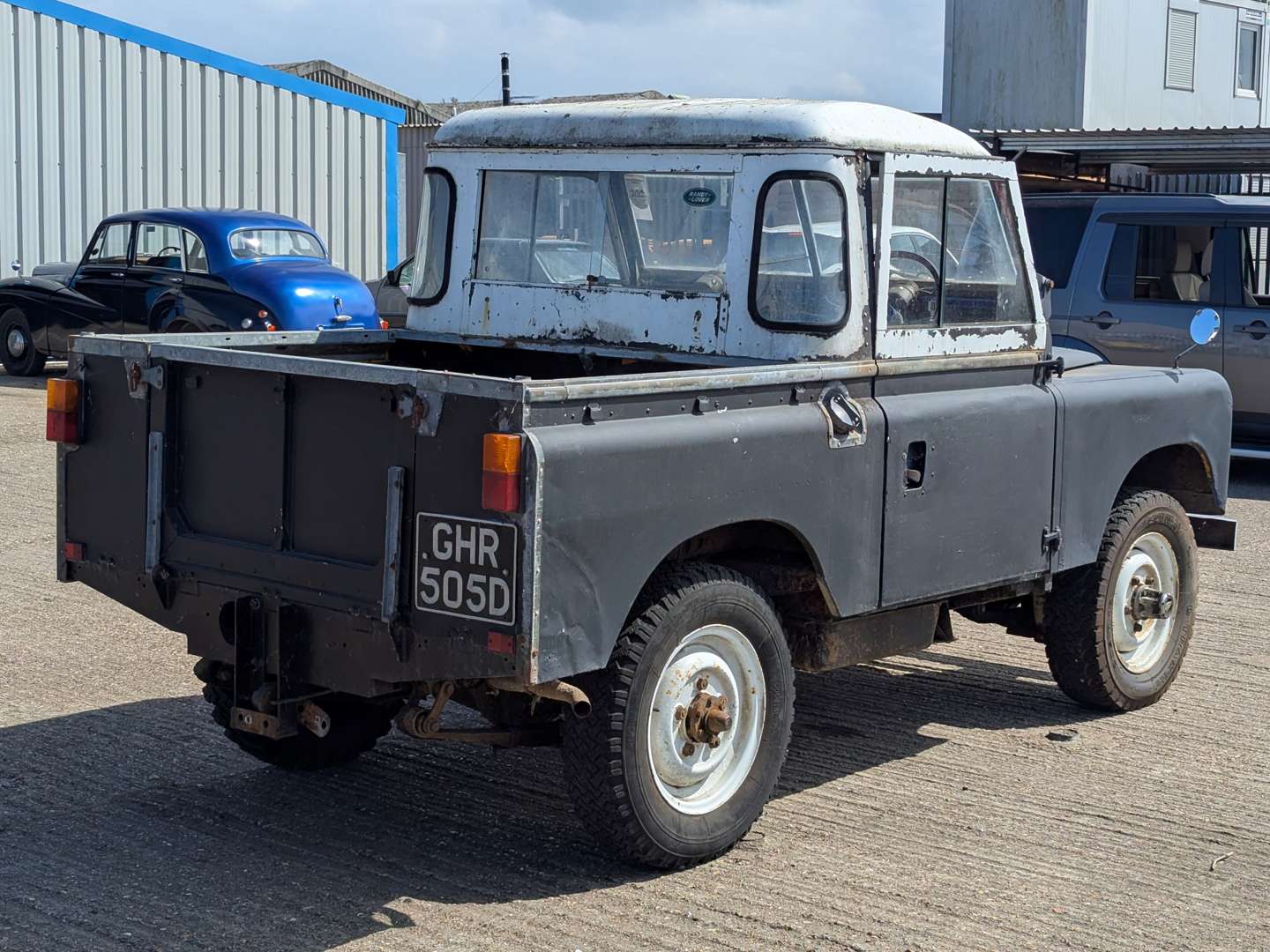 <p>1966 LAND ROVER SERIES IIA SWB</p>