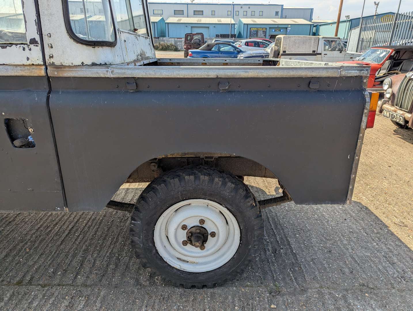 <p>1966 LAND ROVER SERIES IIA SWB</p>