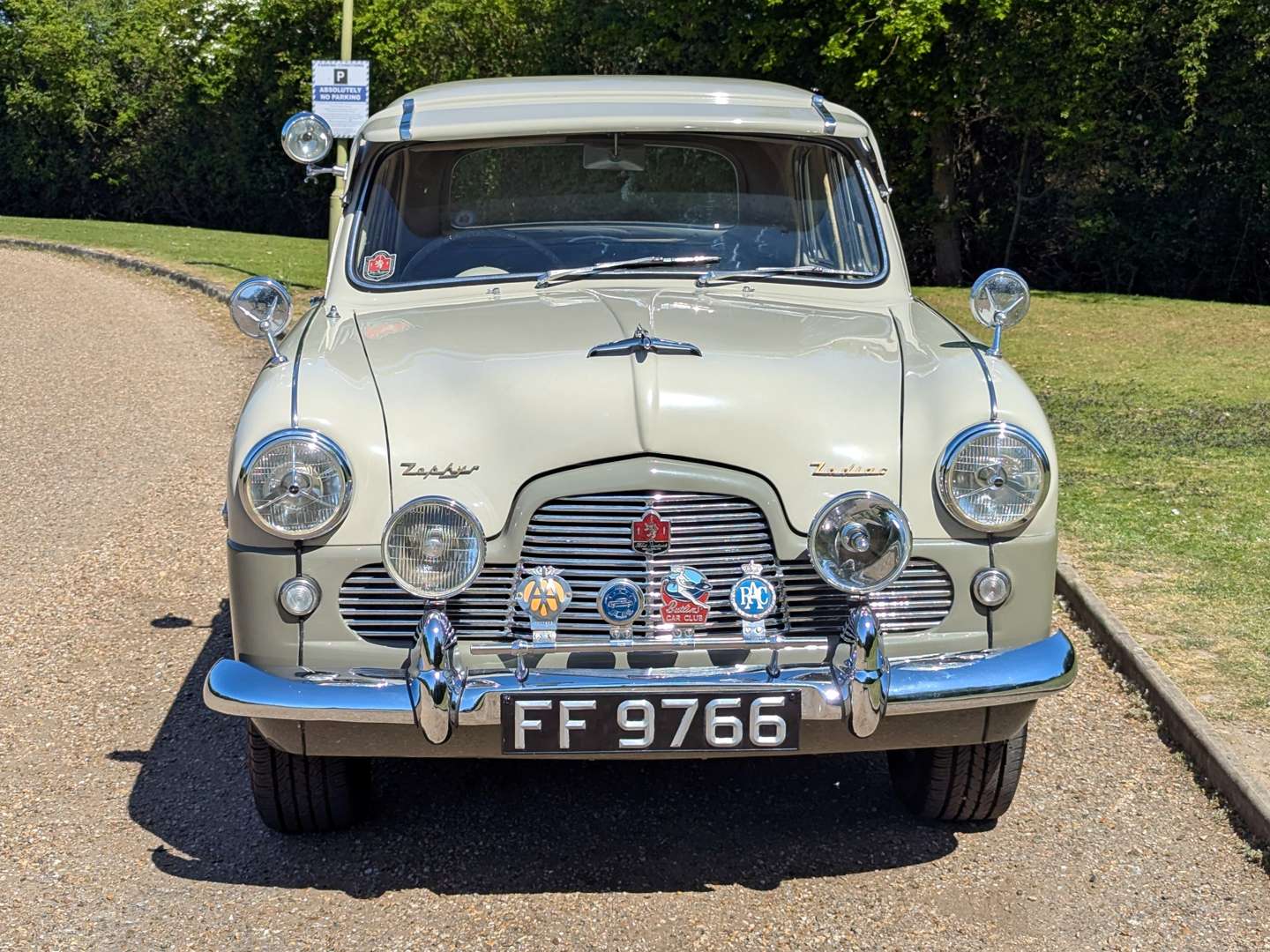 <p>1954 FORD ZEPHYR ZODIAC MKI</p>
