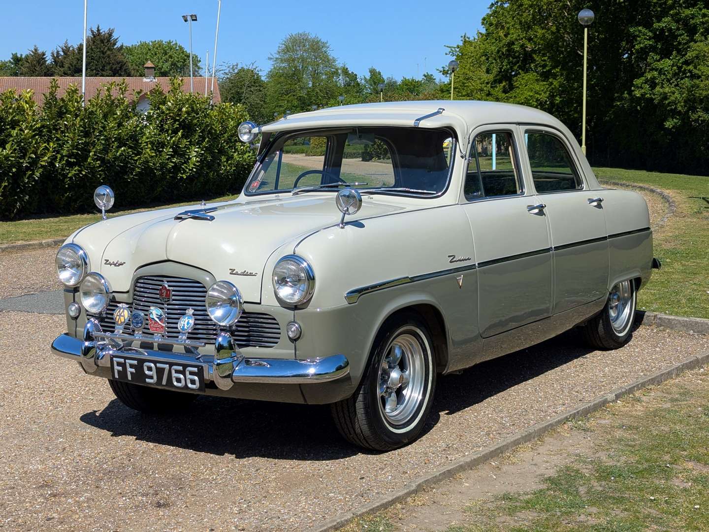 <p>1954 FORD ZEPHYR ZODIAC MKI</p>