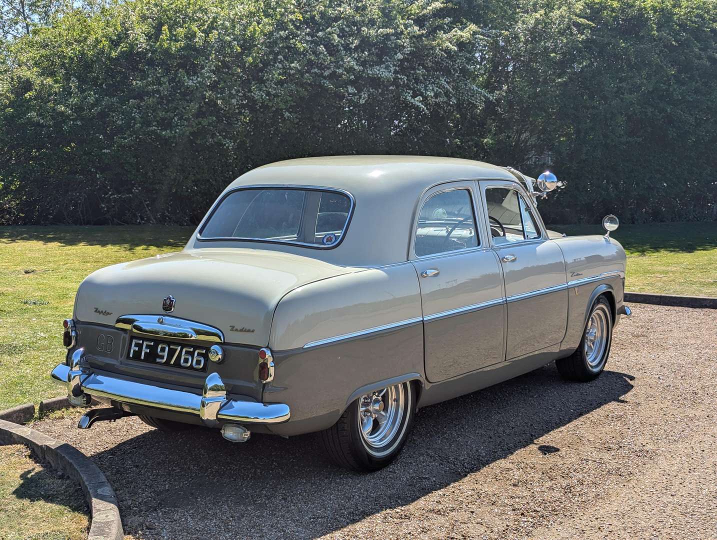 <p>1954 FORD ZEPHYR ZODIAC MKI</p>