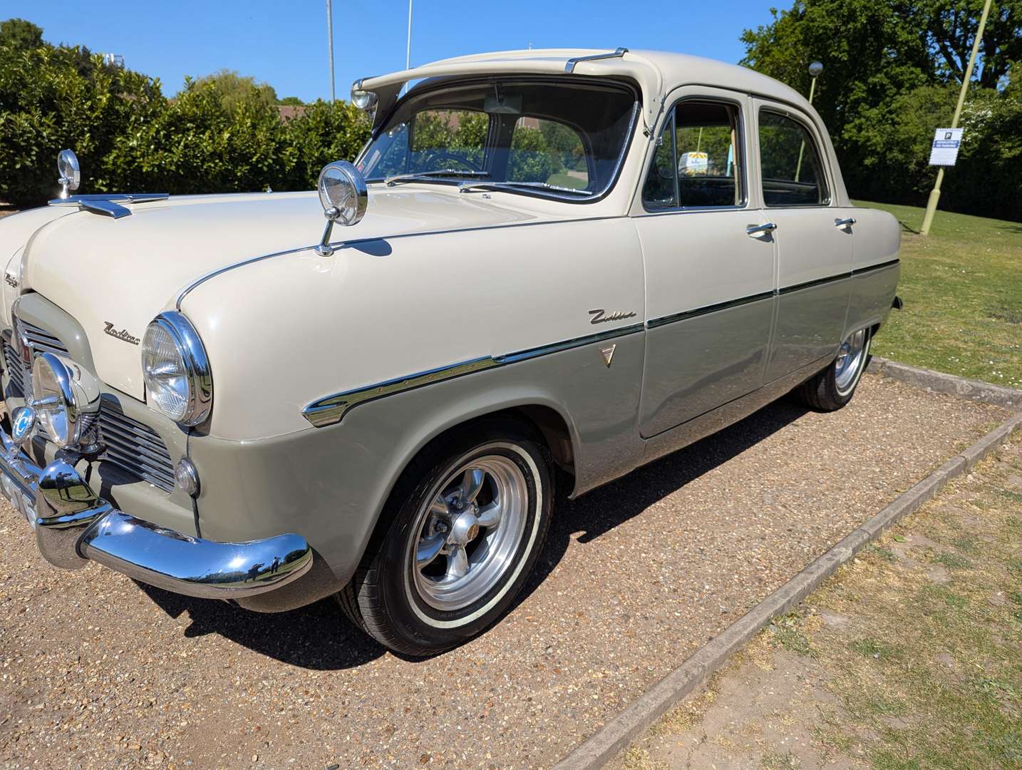 <p>1954 FORD ZEPHYR ZODIAC MKI</p>