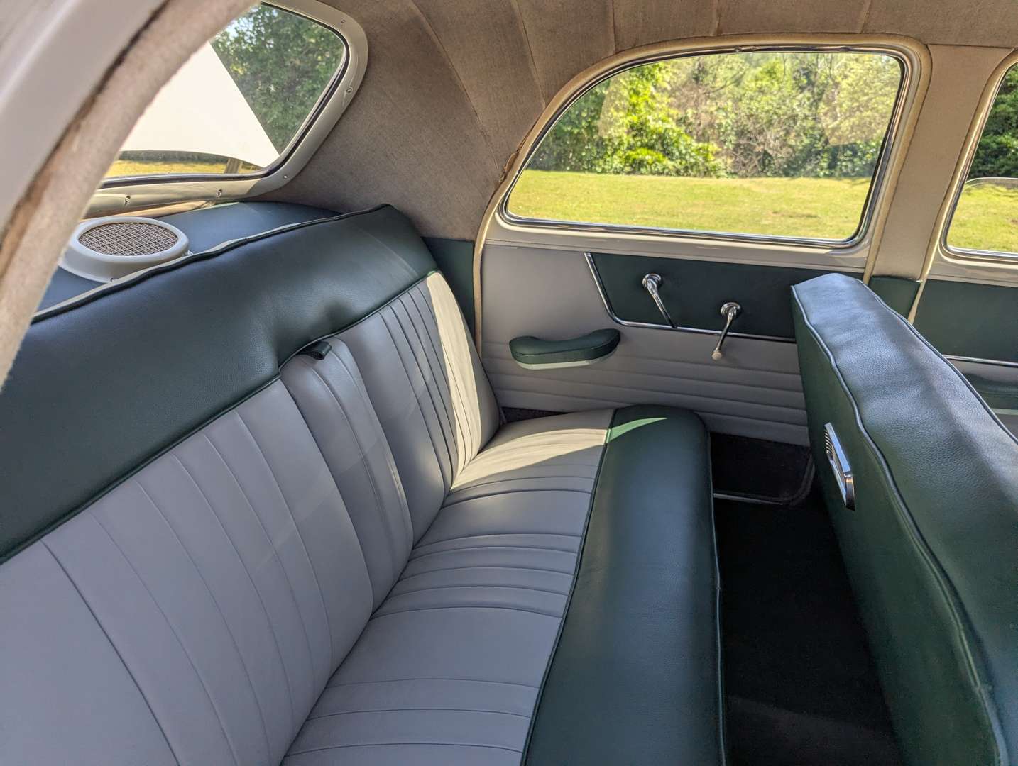 <p>1954 FORD ZEPHYR ZODIAC MKI</p>
