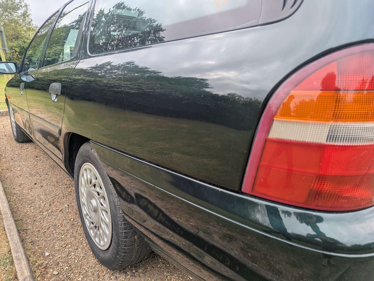 <p>1994 FORD MONDEO 2.0 GLX AUTO MKI ESTATE</p>