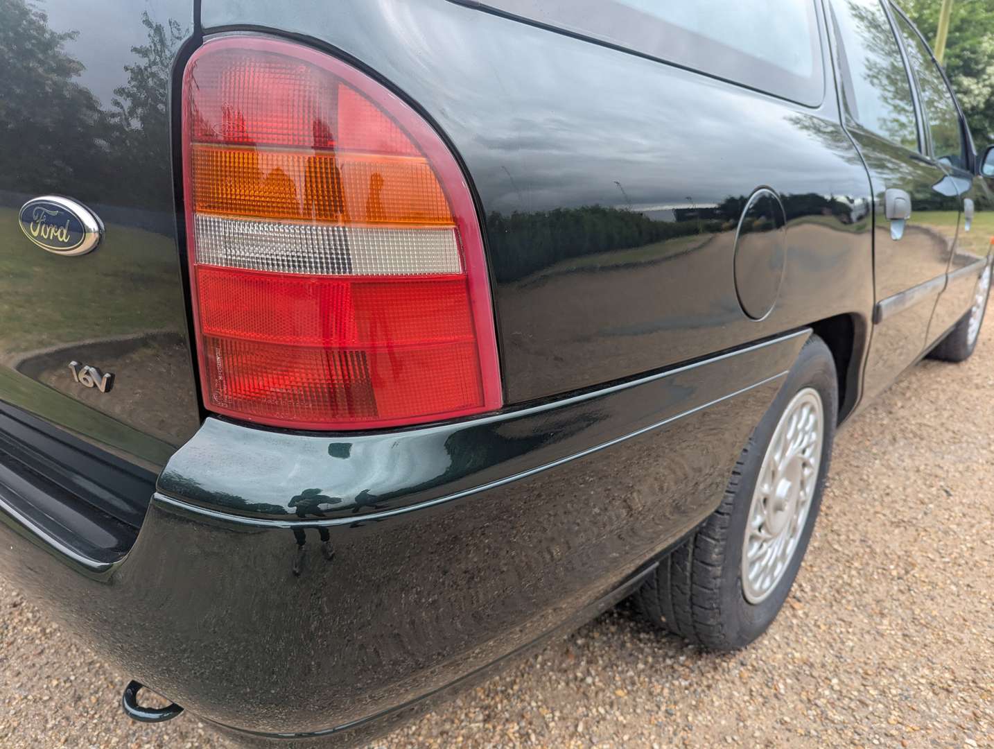 <p>1994 FORD MONDEO 2.0 GLX AUTO MKI ESTATE</p>