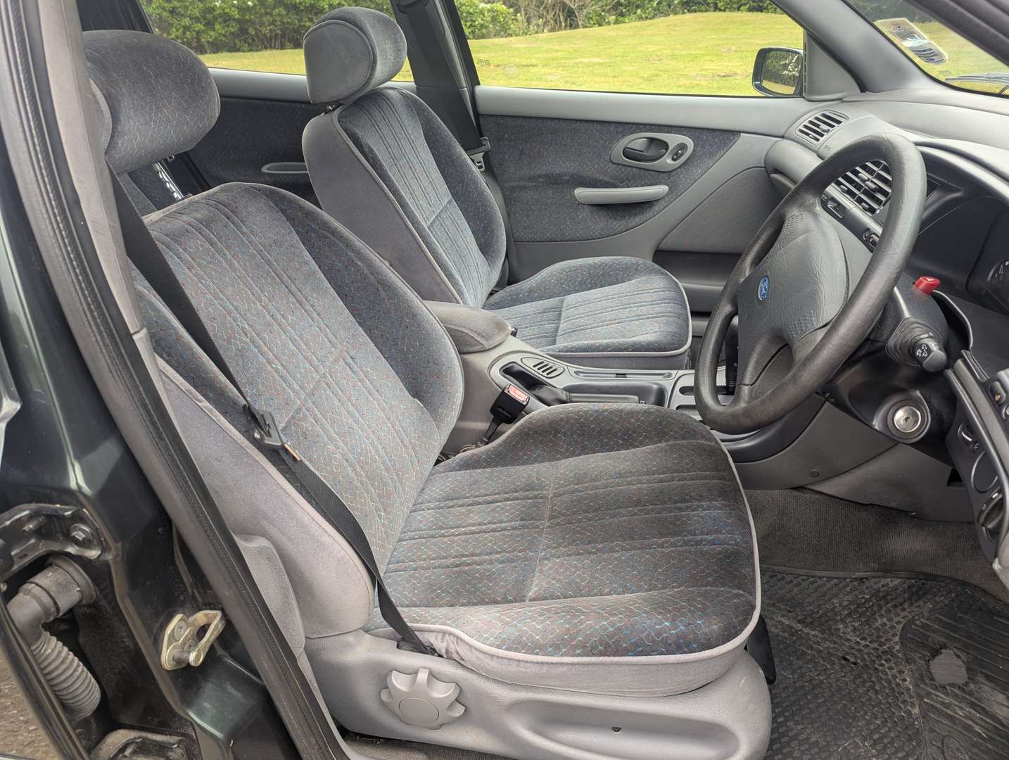 <p>1994 FORD MONDEO 2.0 GLX AUTO MKI ESTATE</p>