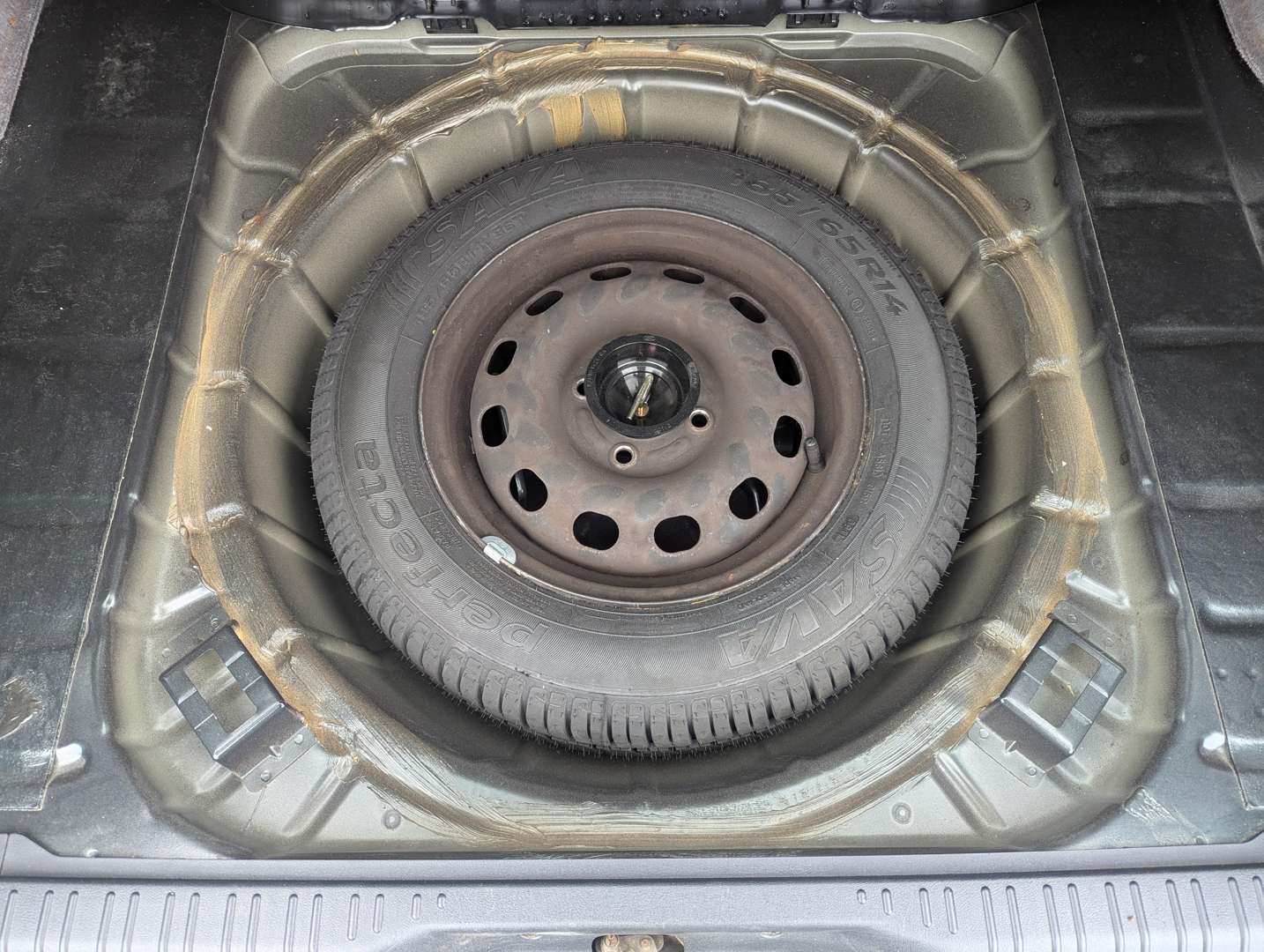 <p>1994 FORD MONDEO 2.0 GLX AUTO MKI ESTATE</p>