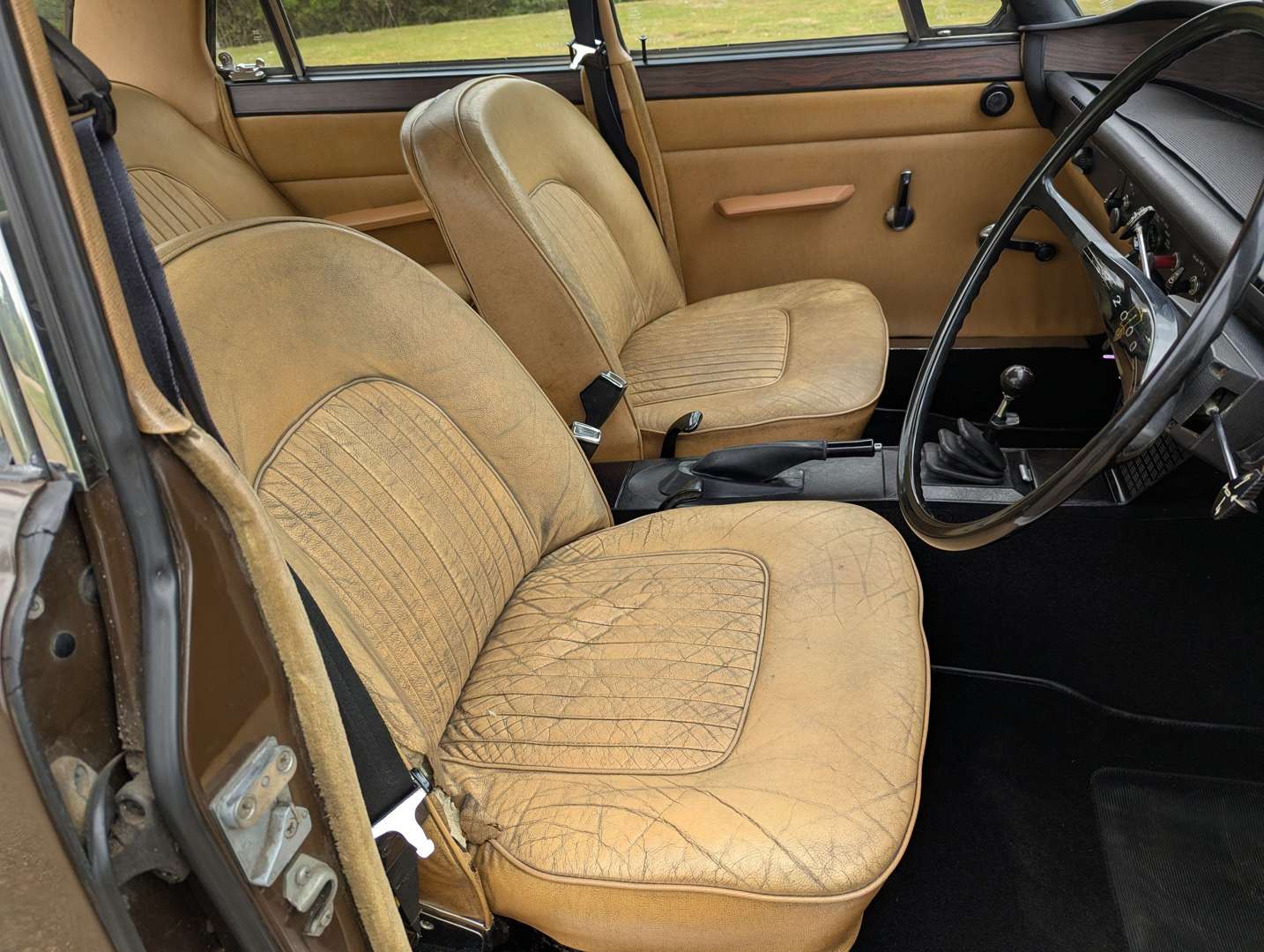 <p>1972 ROVER P6 2000 SC</p>