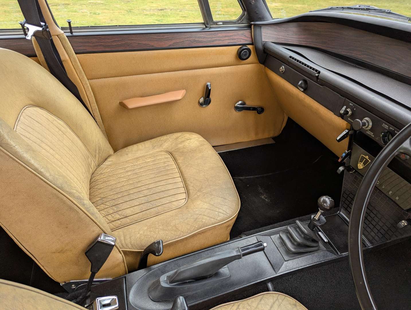 <p>1972 ROVER P6 2000 SC</p>